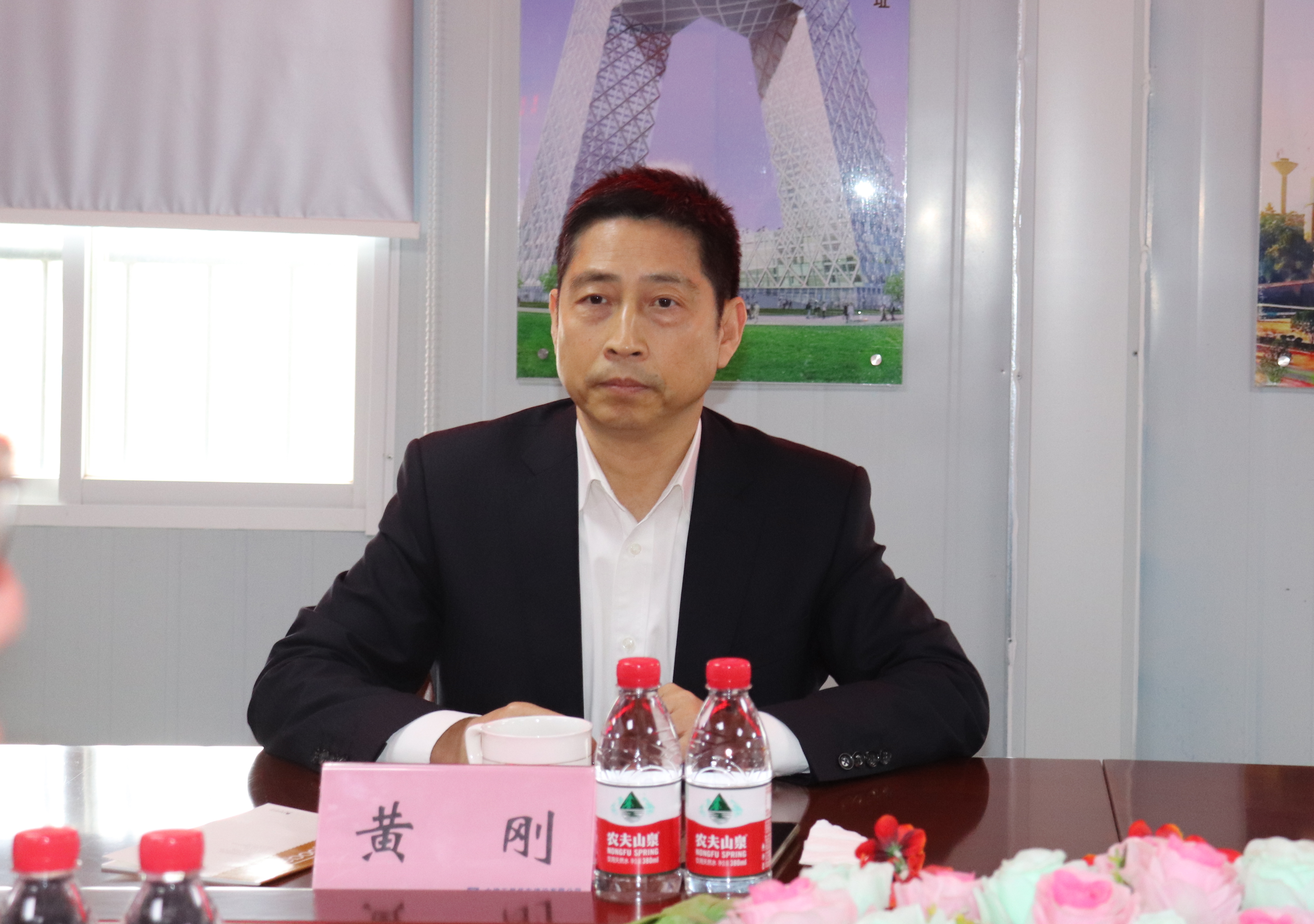黄刚到华东公司两项目开展安全带班检查