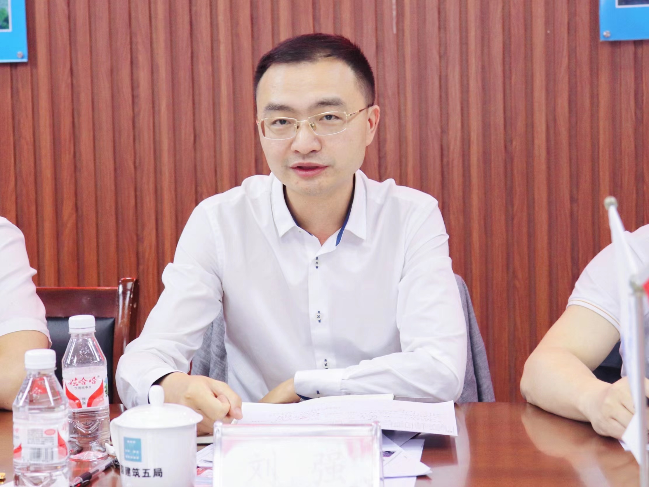 刘强讲话.jpg 刘强讲话.jpg