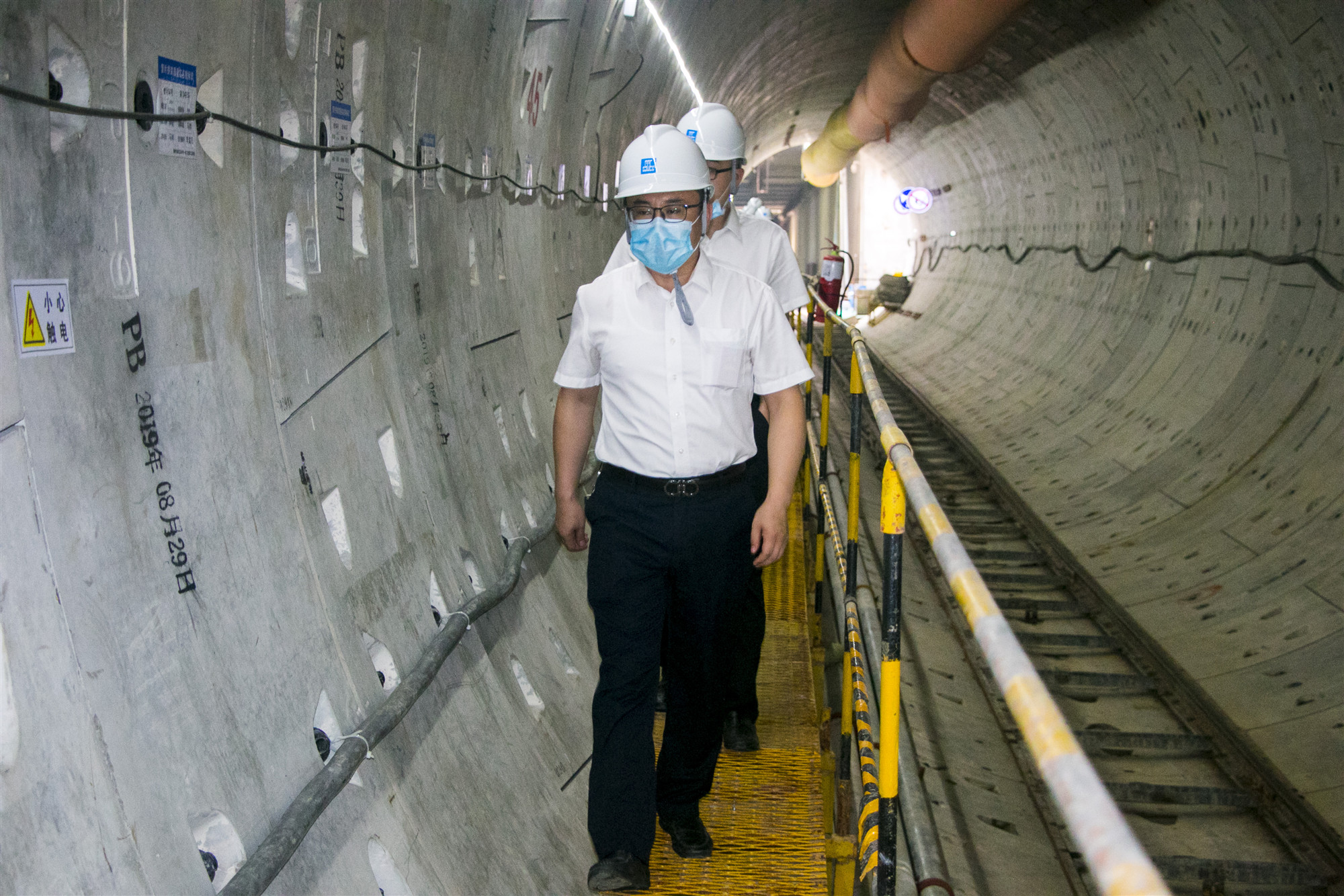 盾构隧道观摩.jpg 盾构隧道观摩.jpg