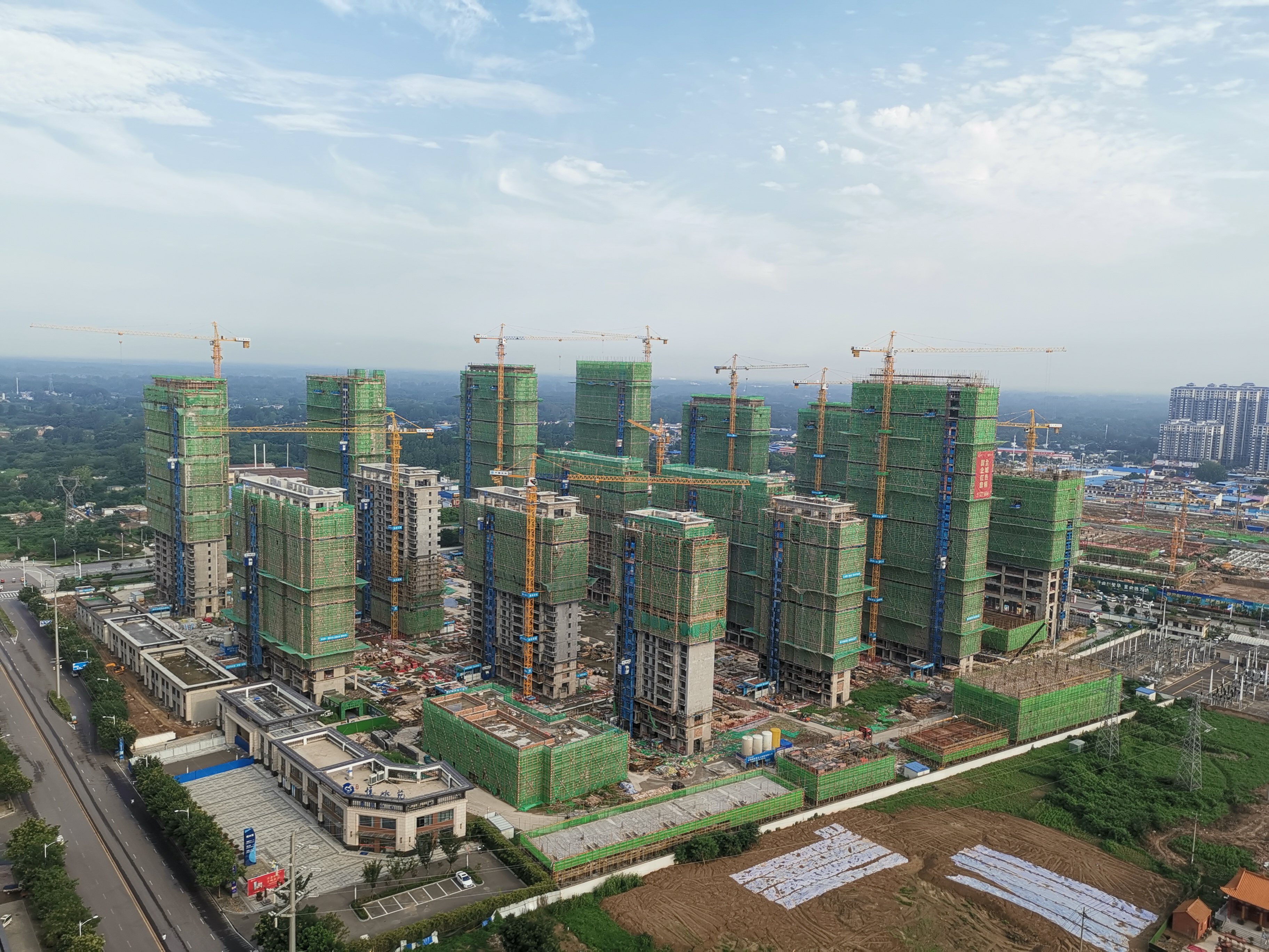 亳州古井住宅封顶图片.jpg