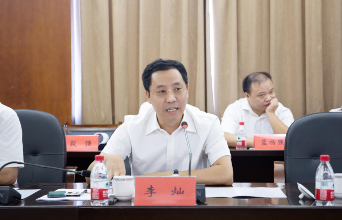 李灿介绍企业情况