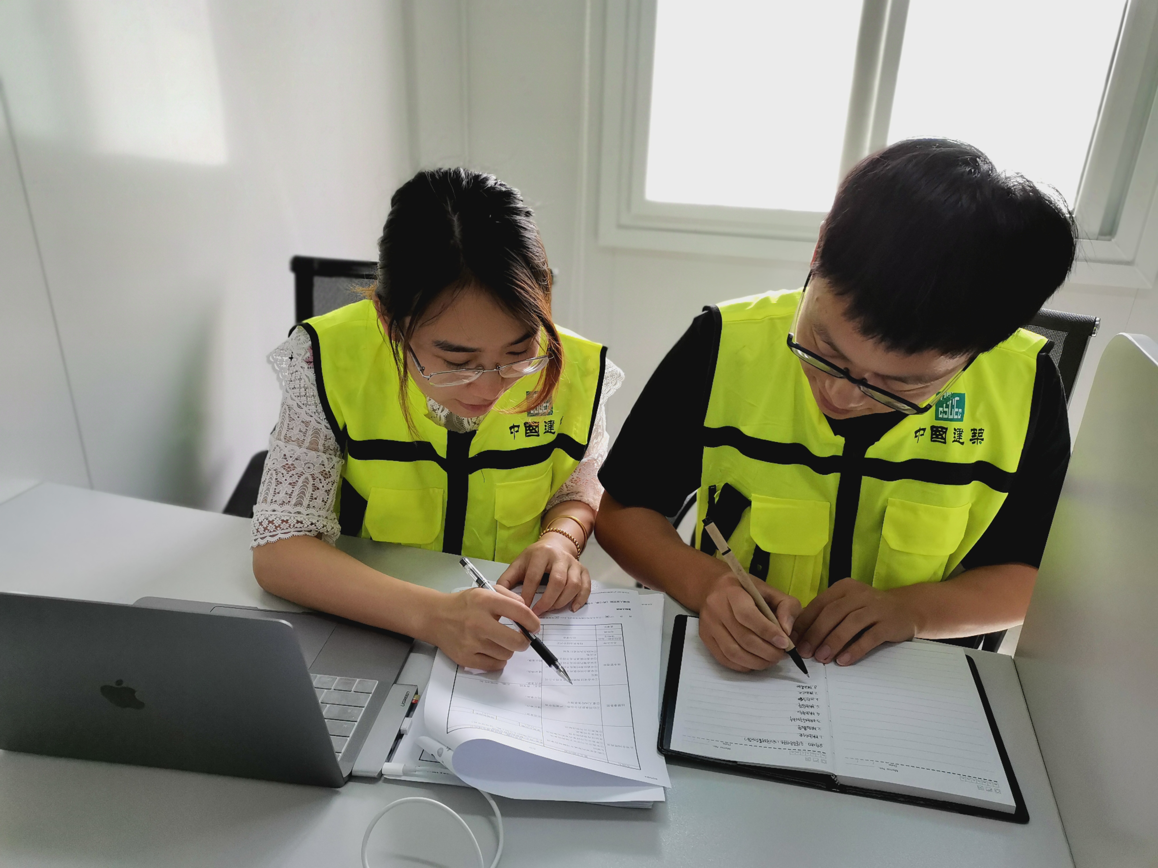 曾洁~丁宏伟.jpg 曾洁~丁宏伟.jpg