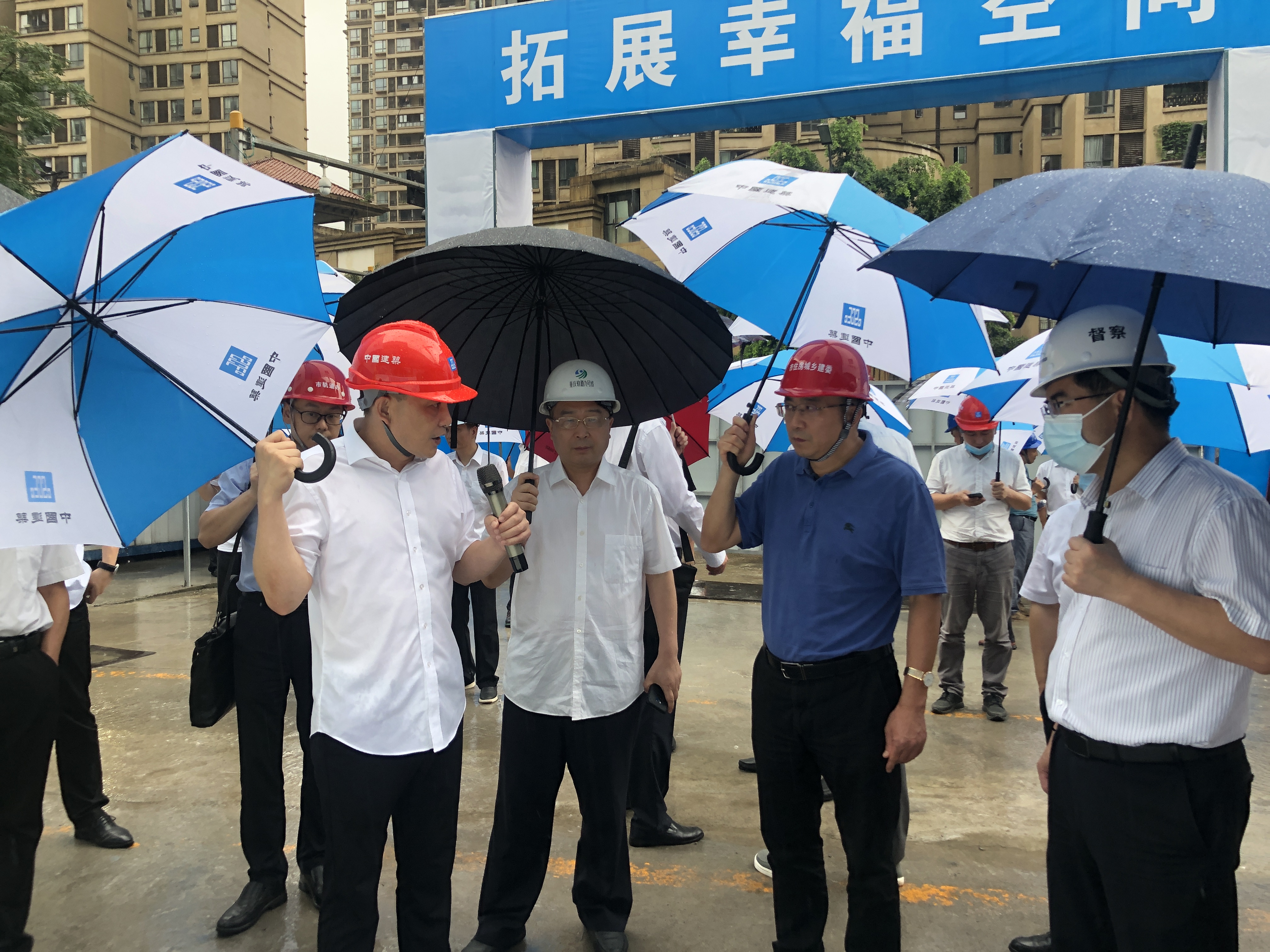曹喜良汇报工程概况及建设进度完成情况.jpg 曹喜良汇报工程概况及建设进度完成情况.jpg