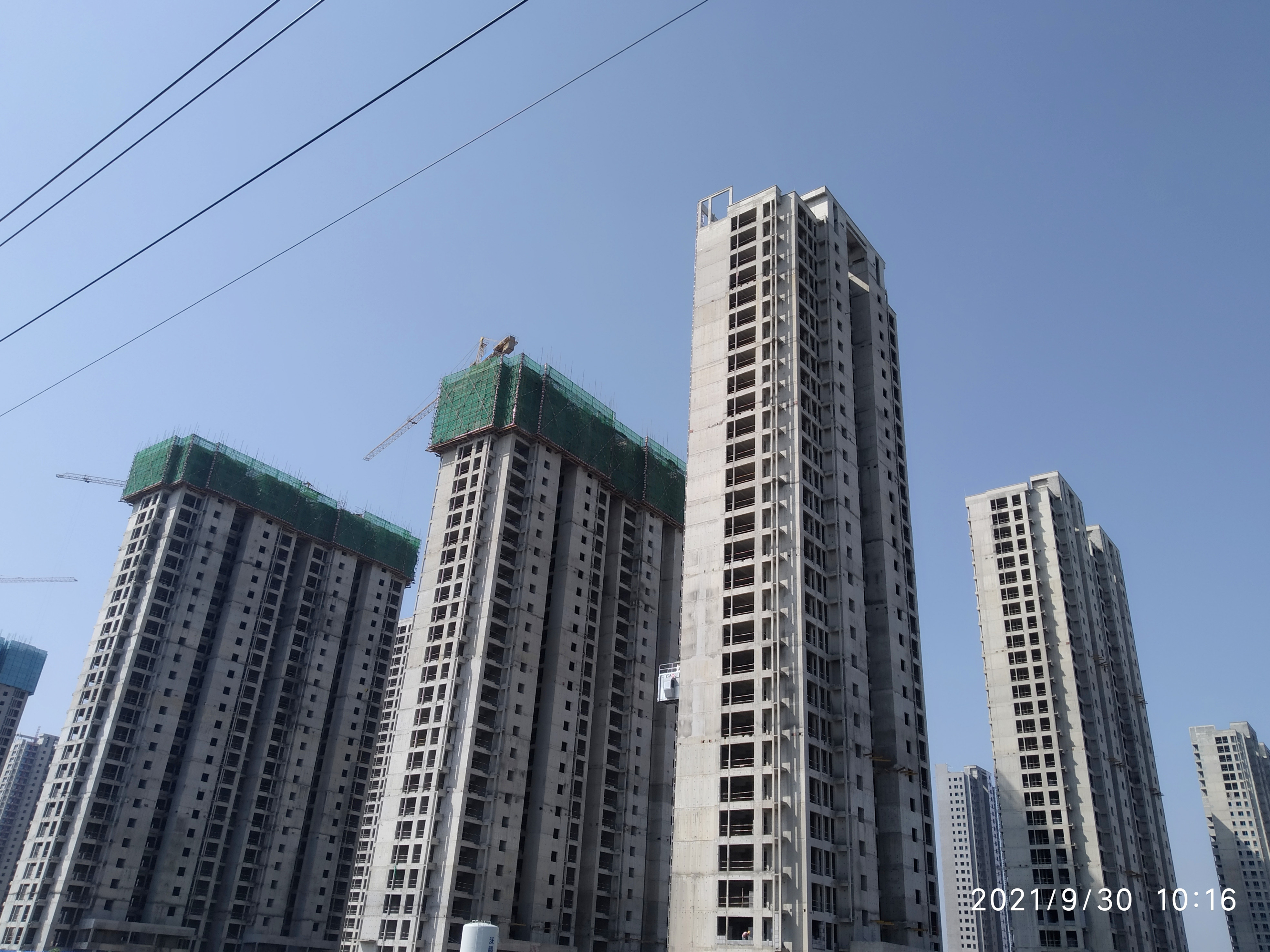 河南公司豫东分公司商丘西部新城a126项目a6地块主体全面封顶