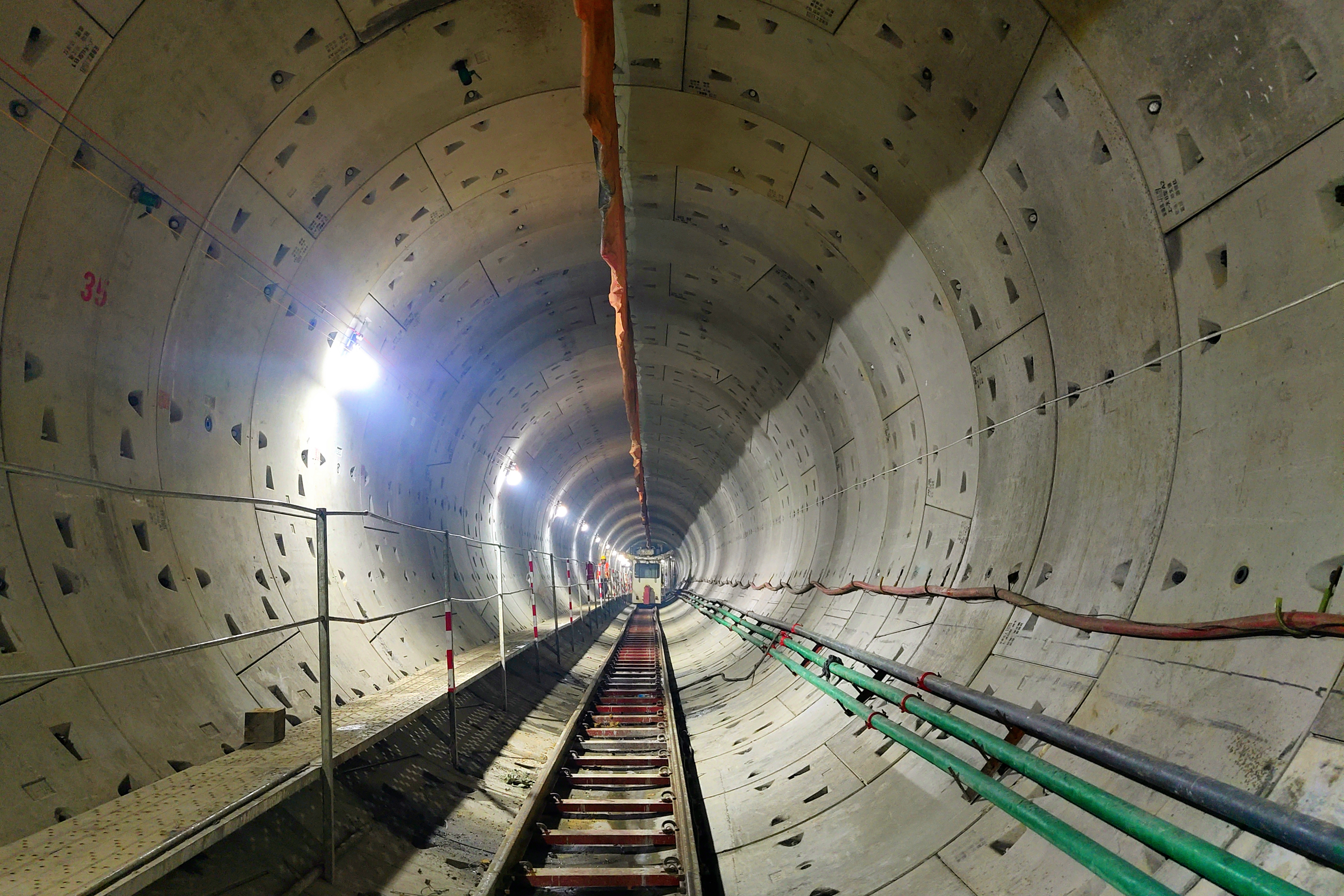 合肥市轨道交通7号线首个盾构区间实现洞通