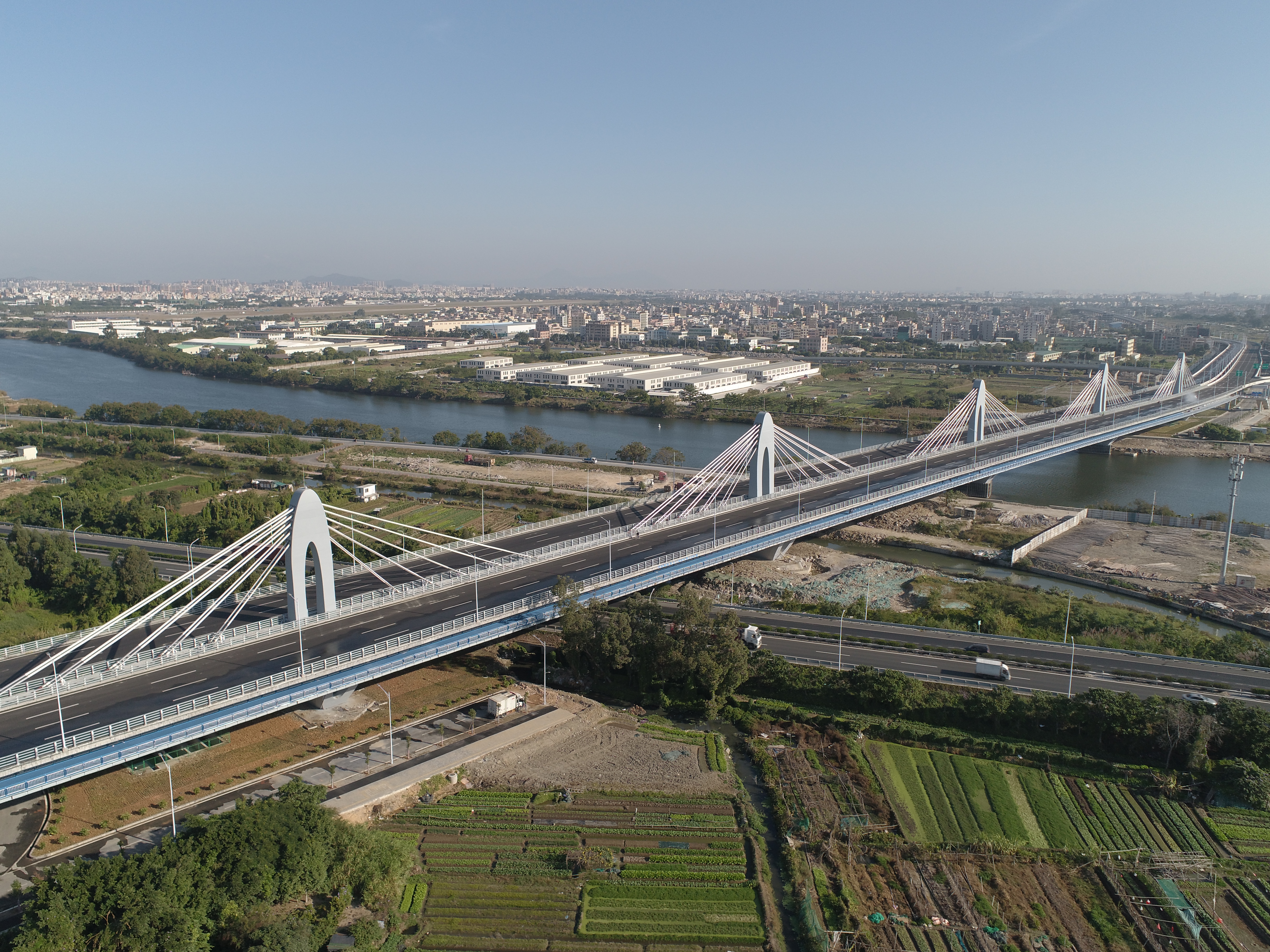 华南公司汕北大道(凤东路)龙湖段工程顺利通过交工验收