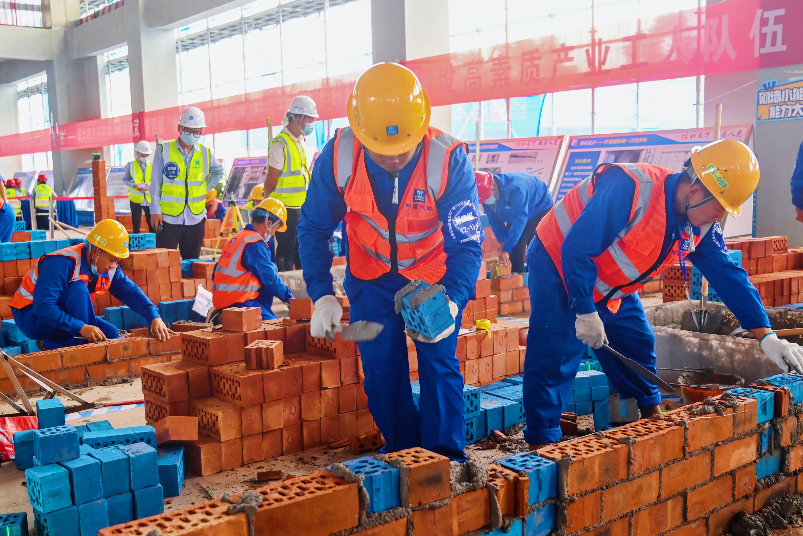 技能比武现场 (2).jpg 技能比武现场 (2).jpg