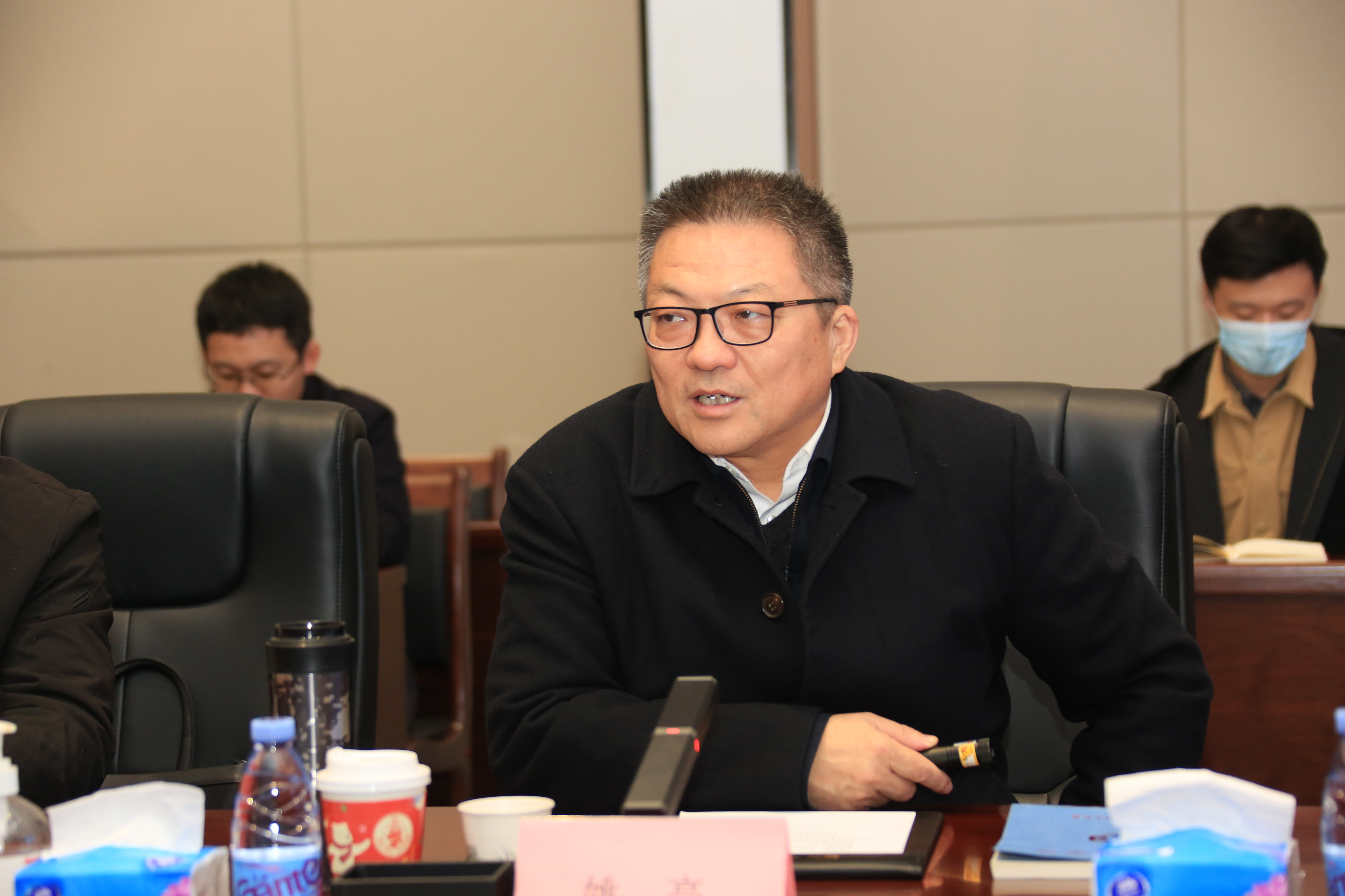 姚亮讲话.jpg 姚亮讲话.jpg