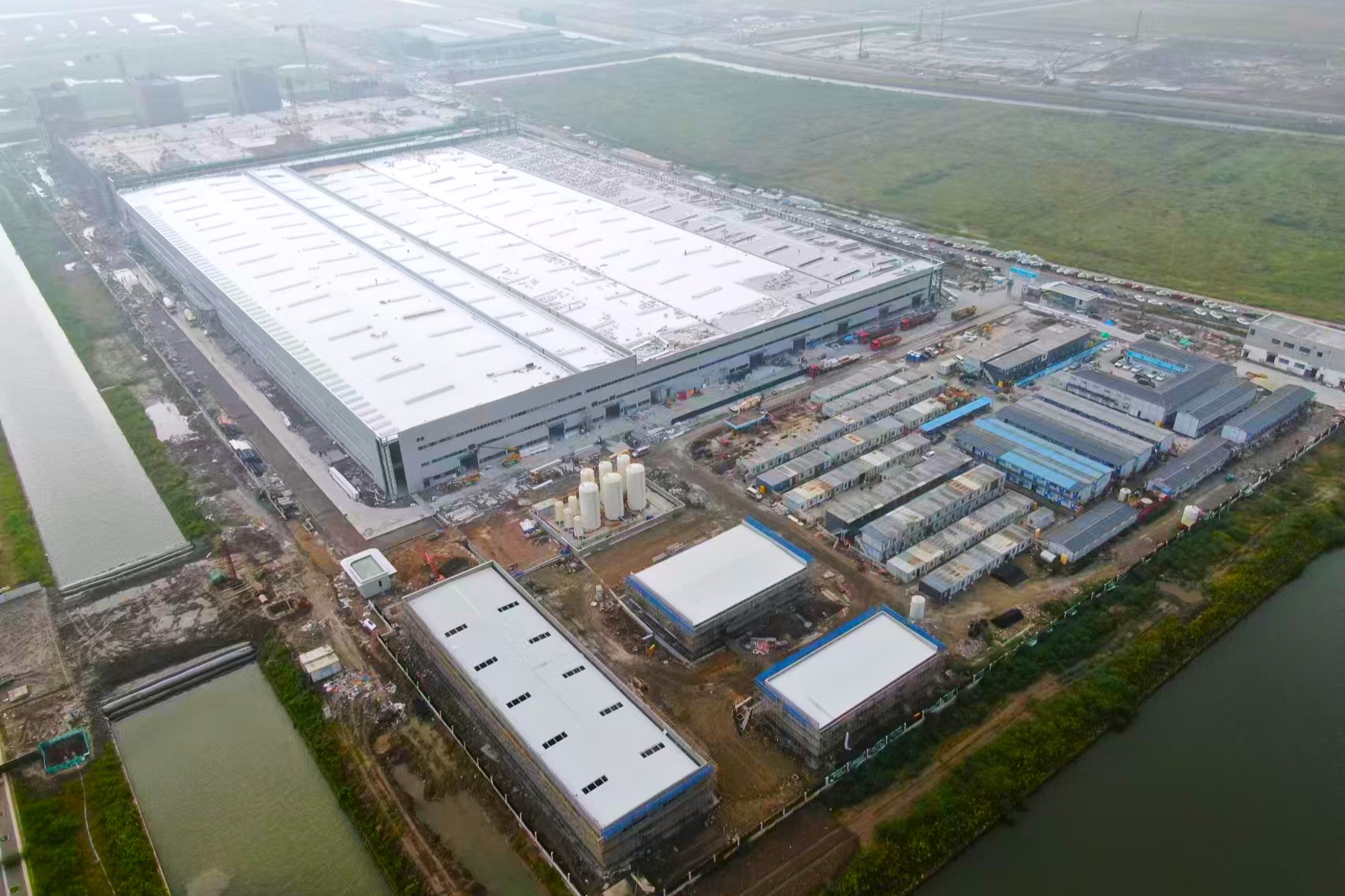 宁波杭州湾奥克斯.jpg