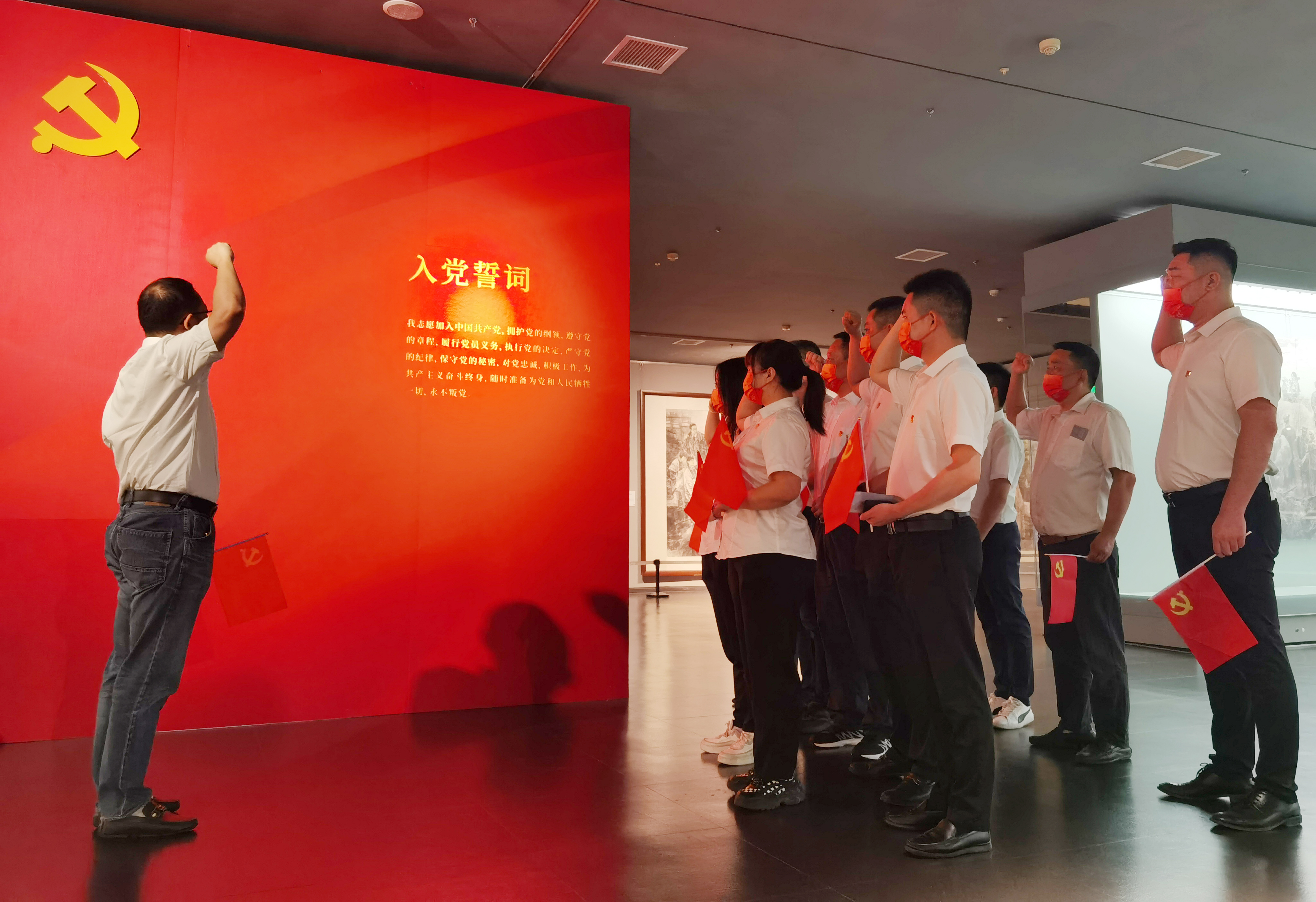 参观山东美术馆1.jpg