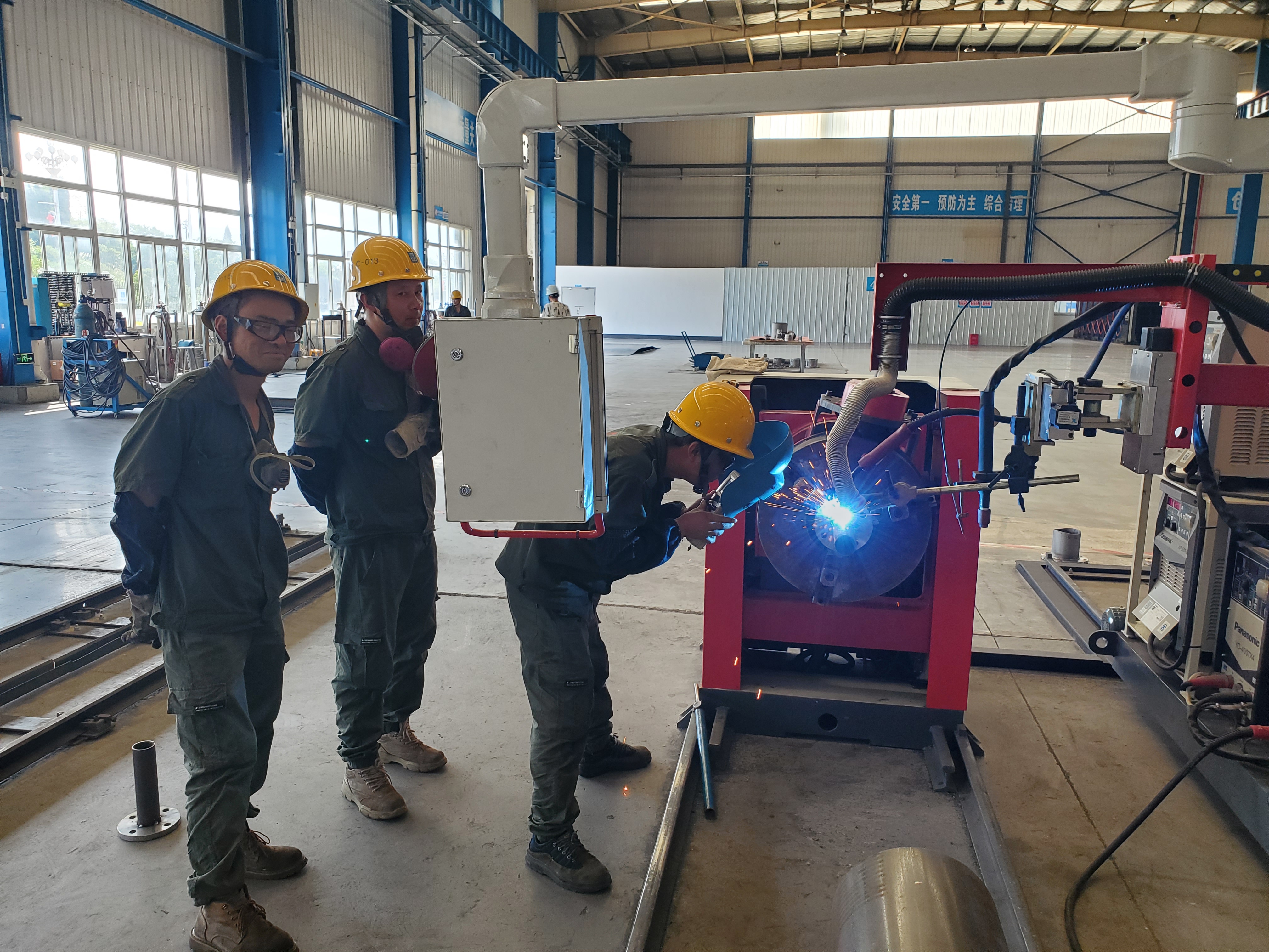 管道车间技能比武现场.jpg 管道车间技能比武现场.jpg