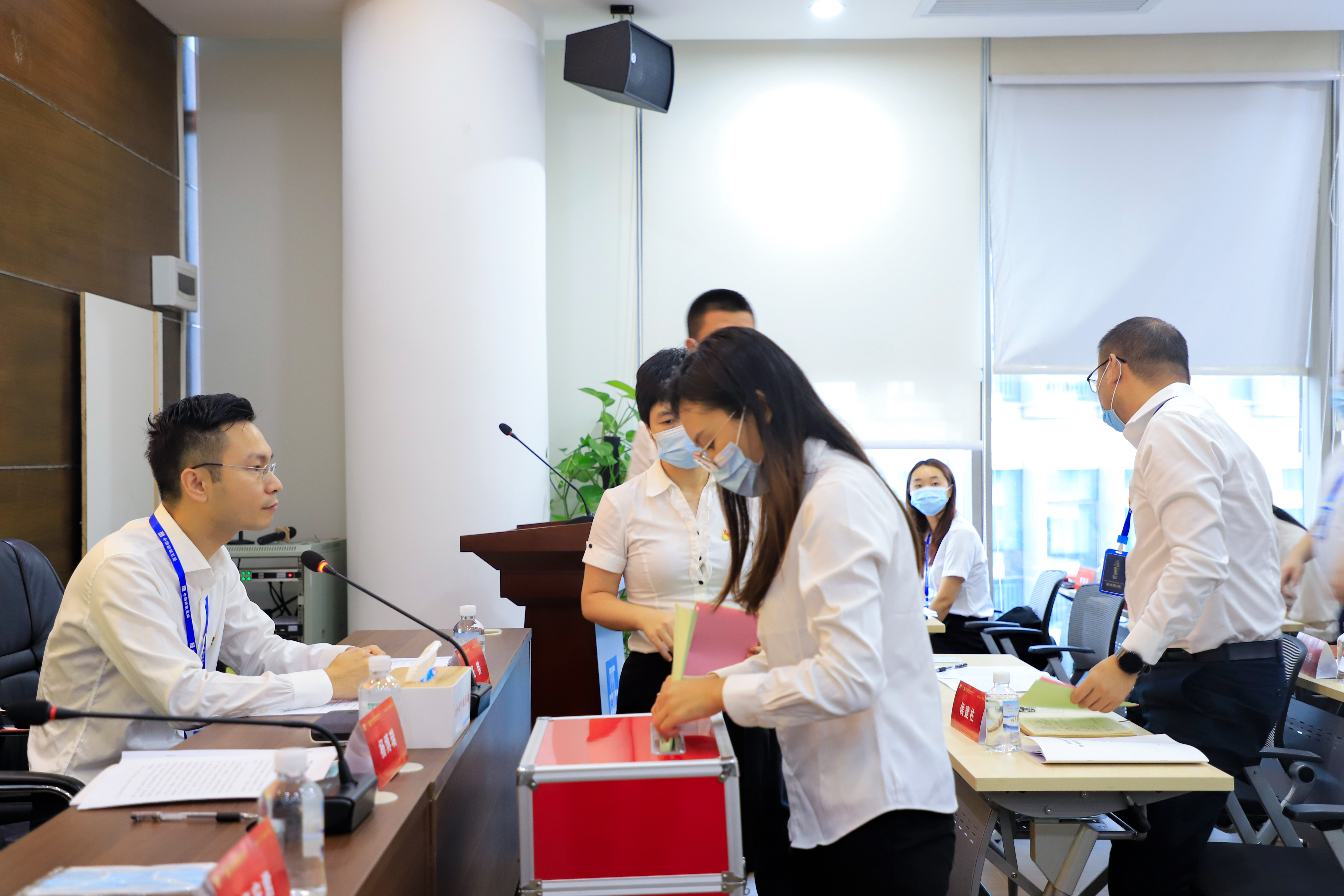 投票选举现场.jpg 投票选举现场.jpg