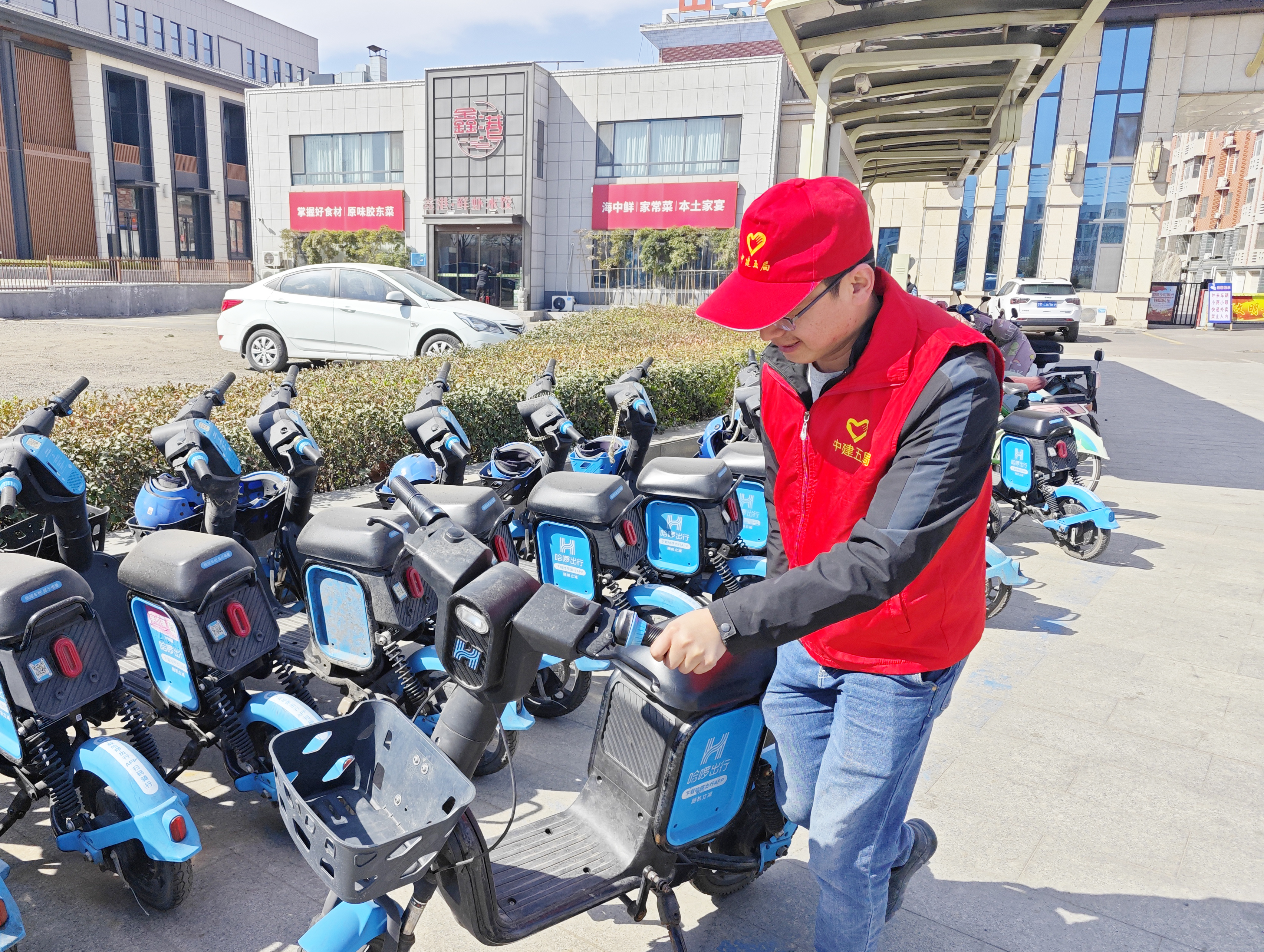 摆放共享单车.jpg 摆放共享单车.jpg