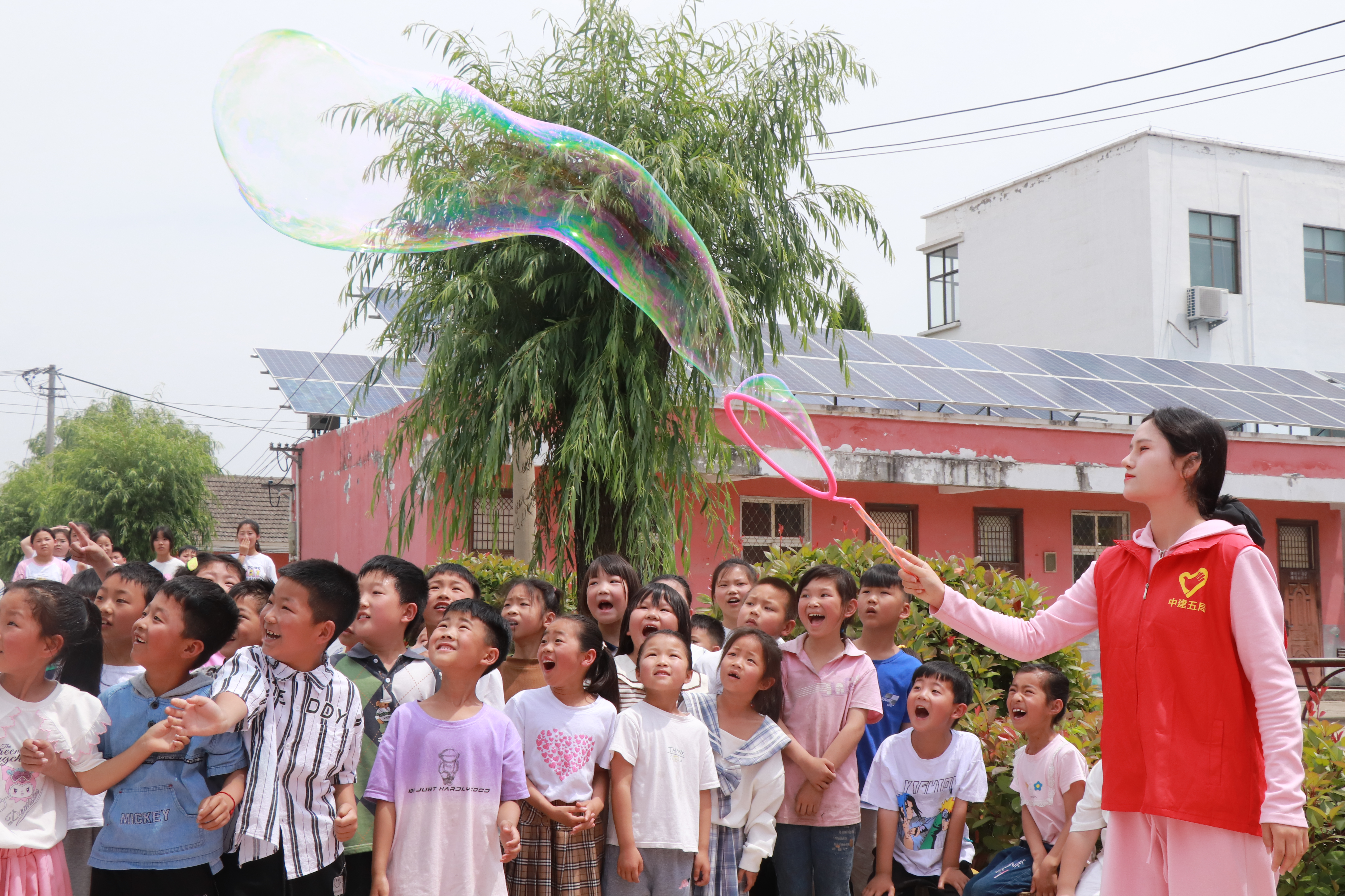 泡泡表演 (1).JPG