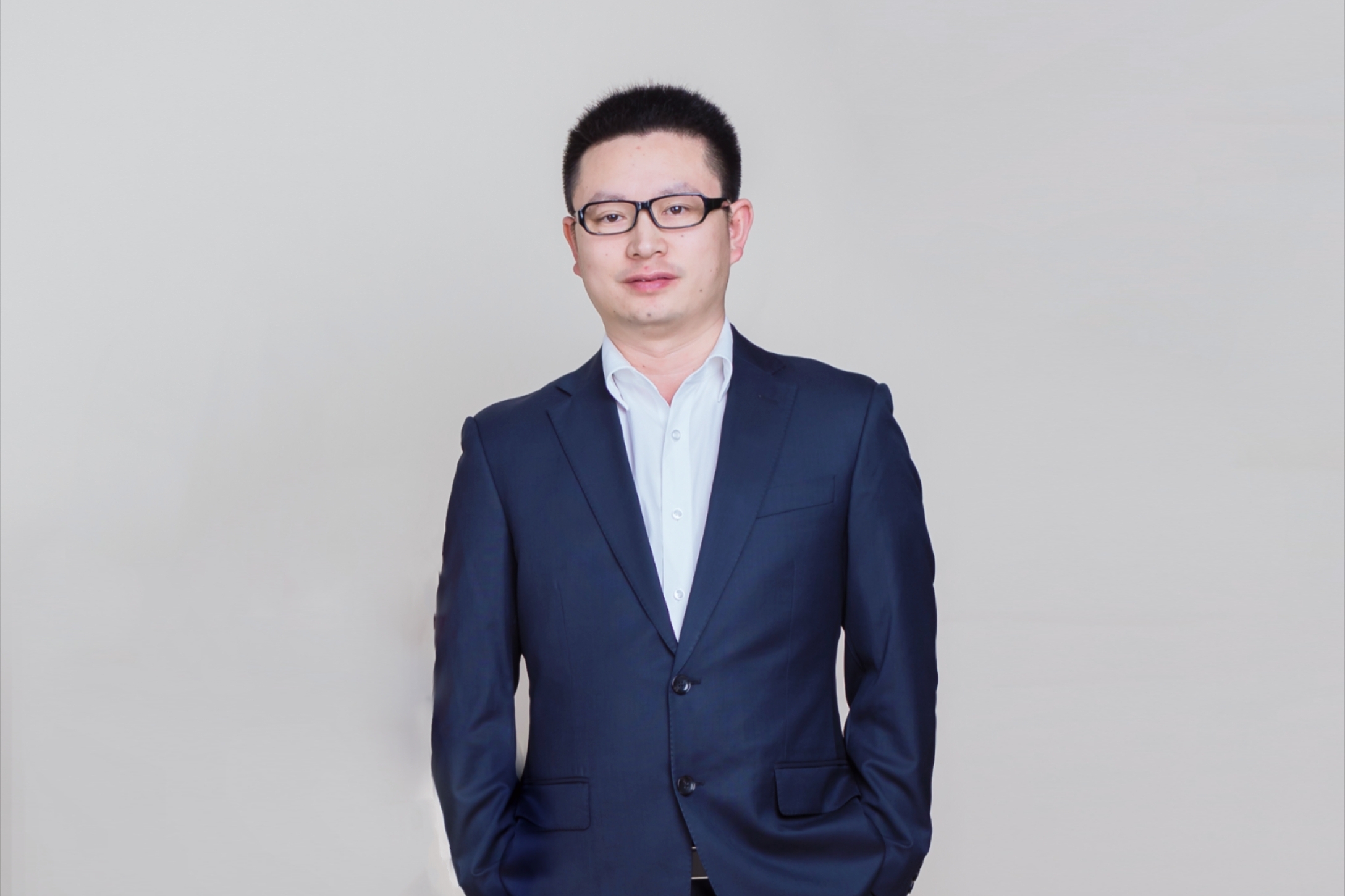 形象照_副本.jpg 形象照_副本.jpg