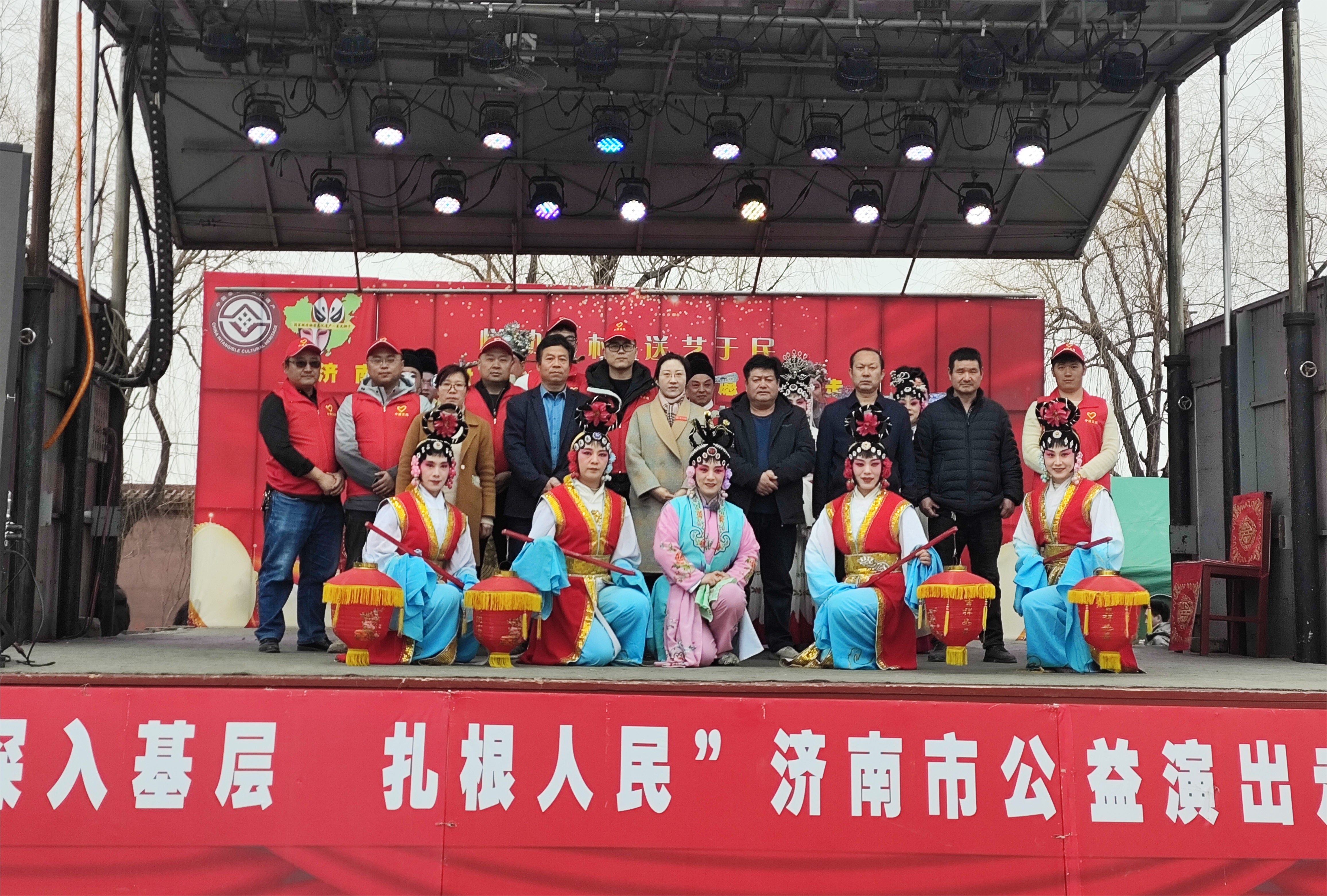 莱芜梆子进村唱.jpg