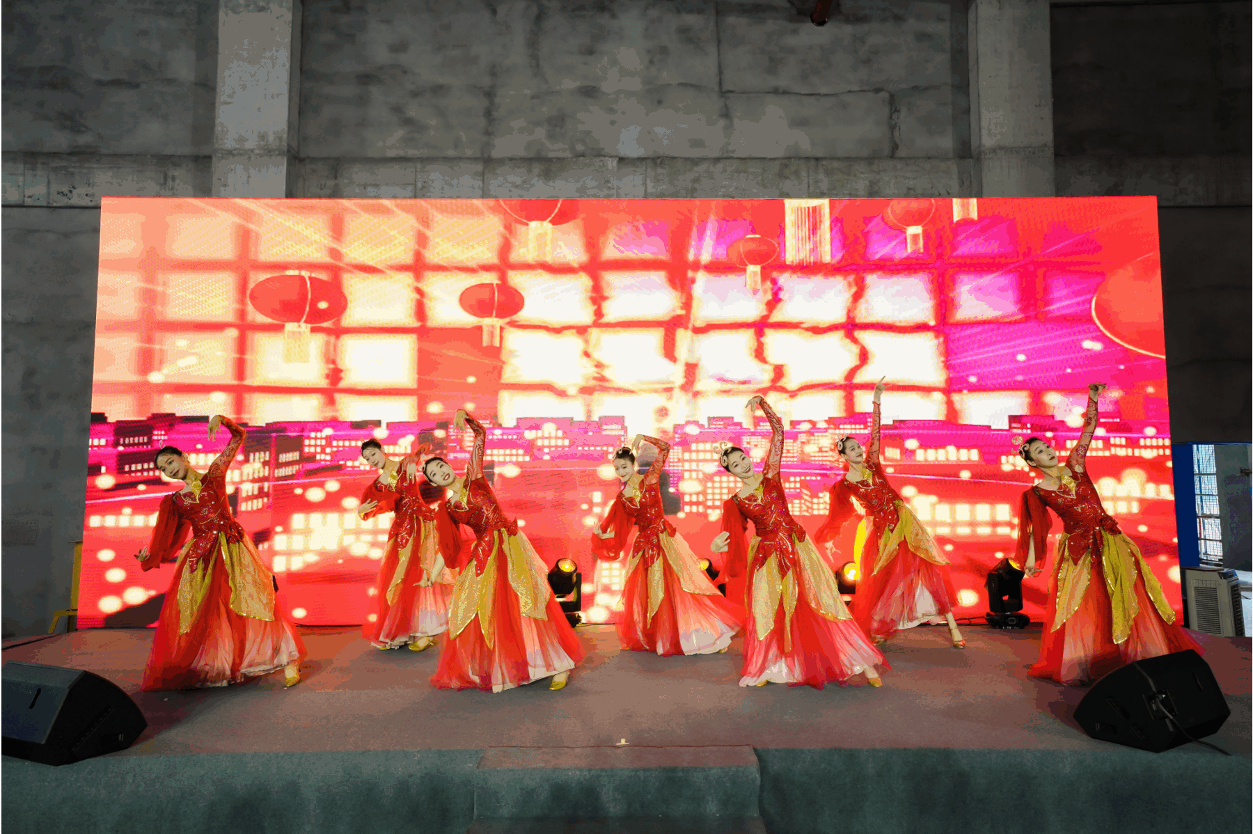 活动照片动图.gif
