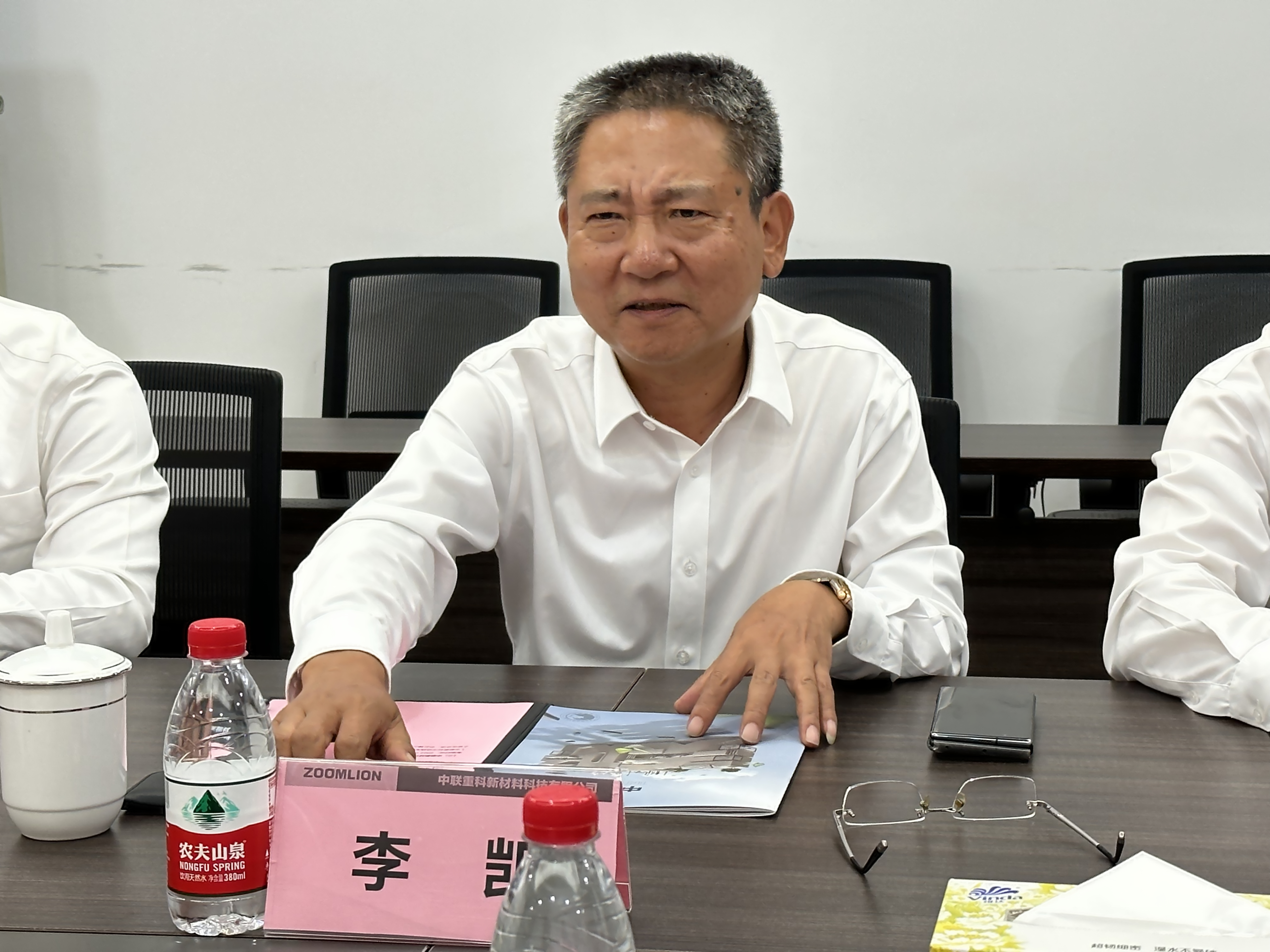 李凯.jpg 李凯.jpg