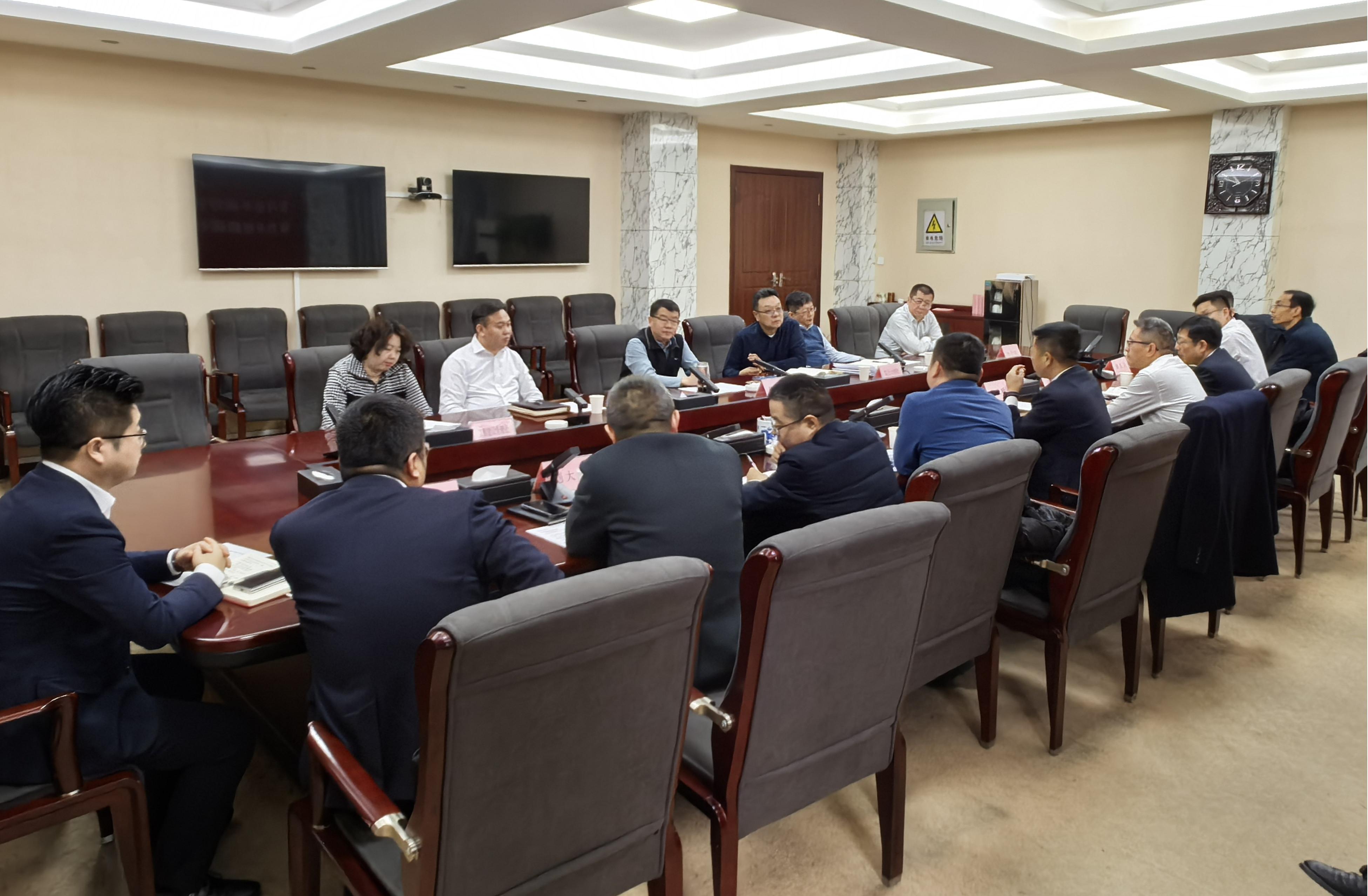带队拜访新疆维吾尔自治区交通建设管理局党组书记杨成连(1).jpg
