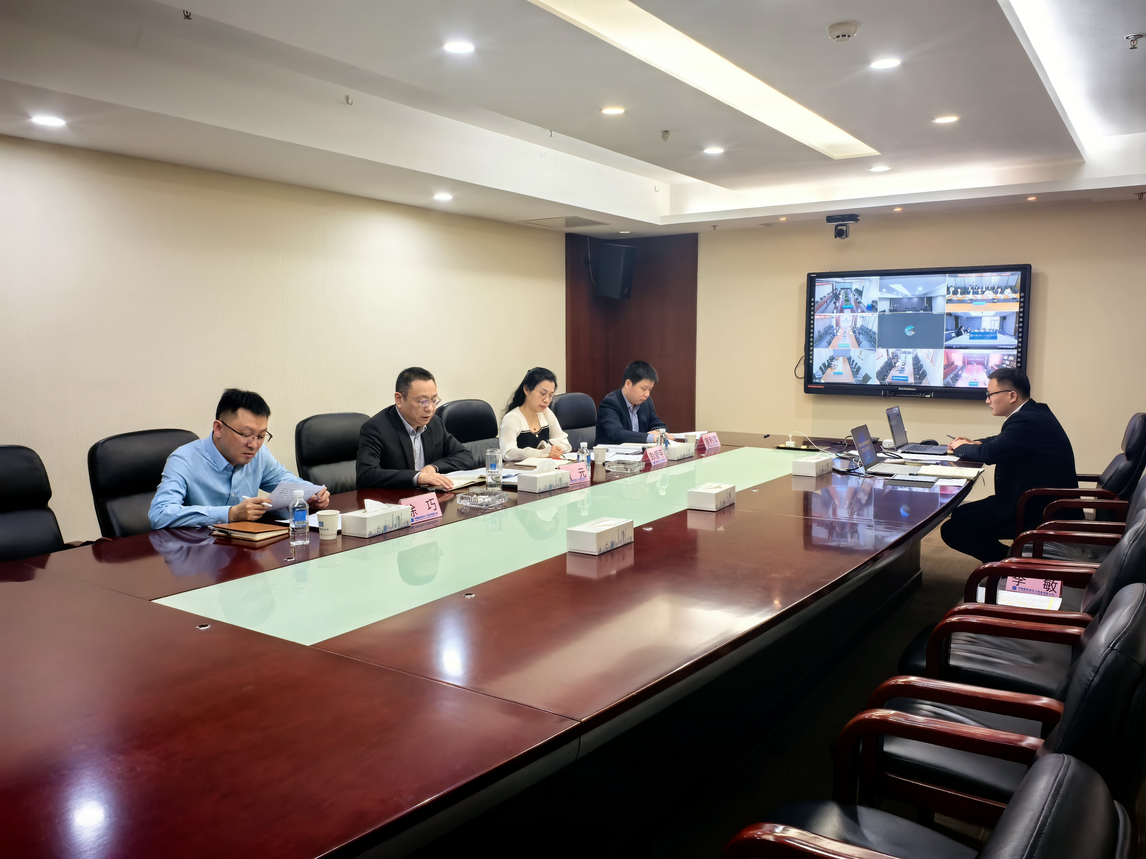 ebc9fb7531cbd744be72a884e6c9818.jpg
