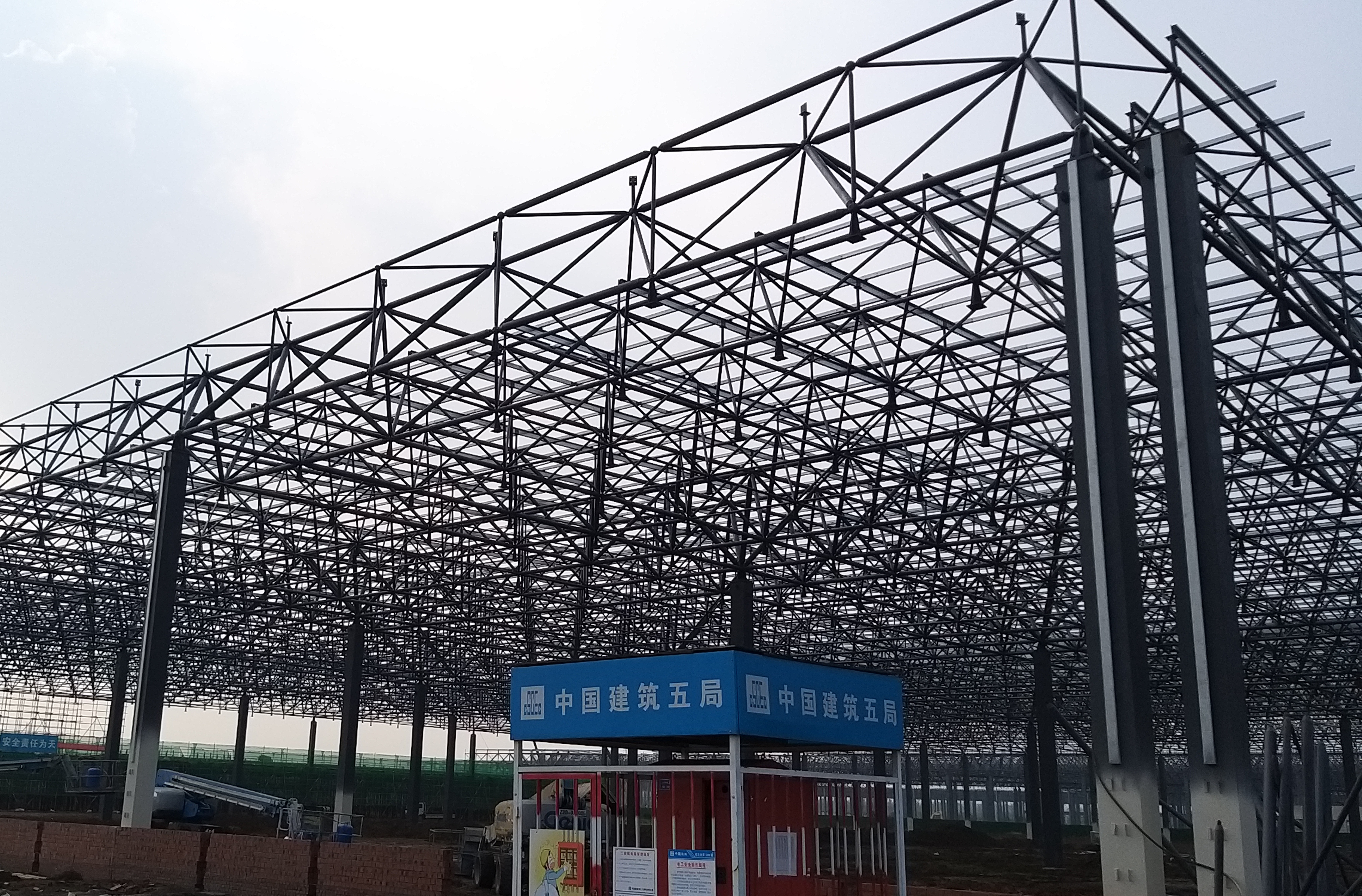 焊装车间.jpg 焊装车间.jpg