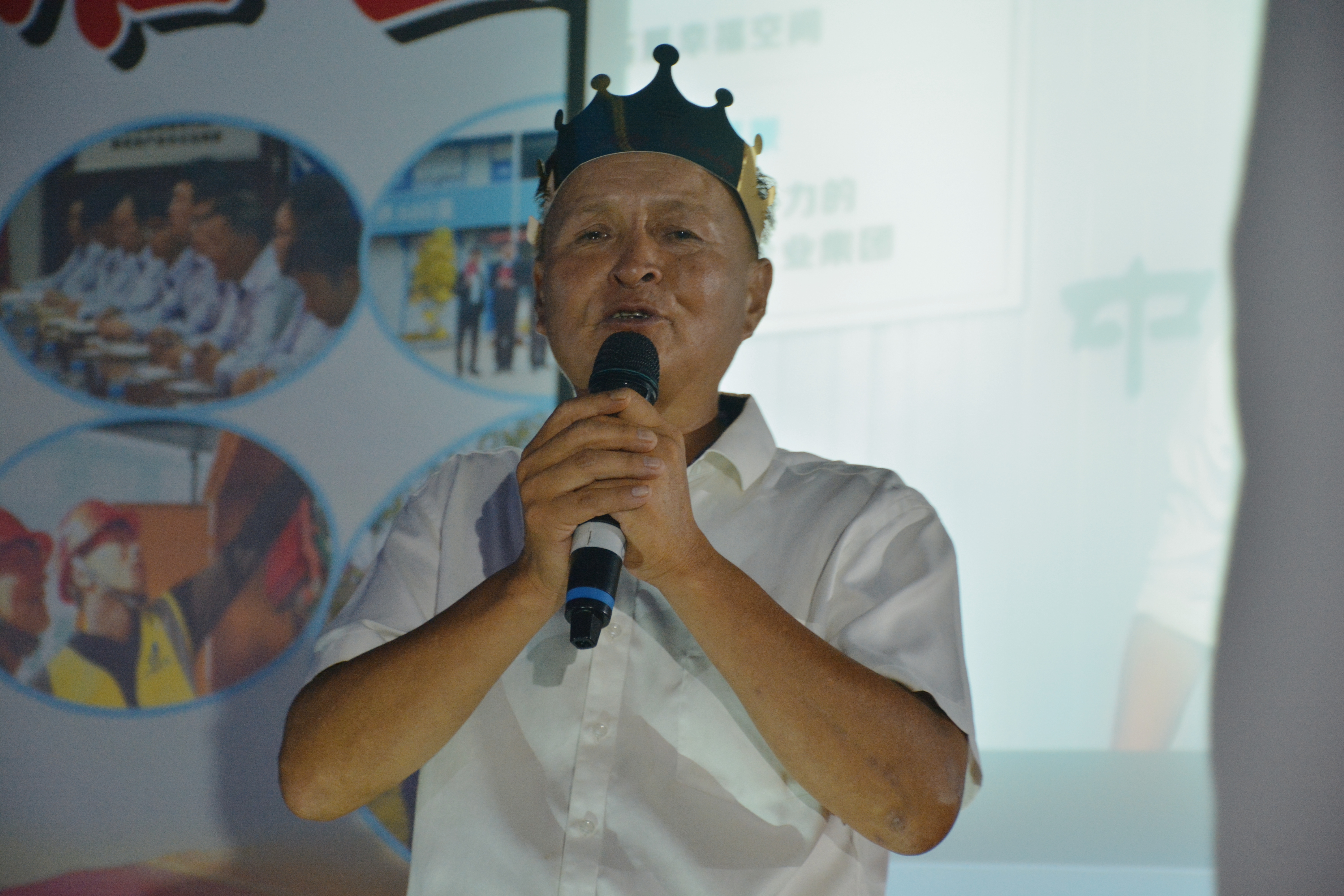 戴维生用真挚、朴实、感人的话语表达对公司的热爱.jpg 戴维生用真挚、朴实、感人的话语表达对公司的热爱.jpg