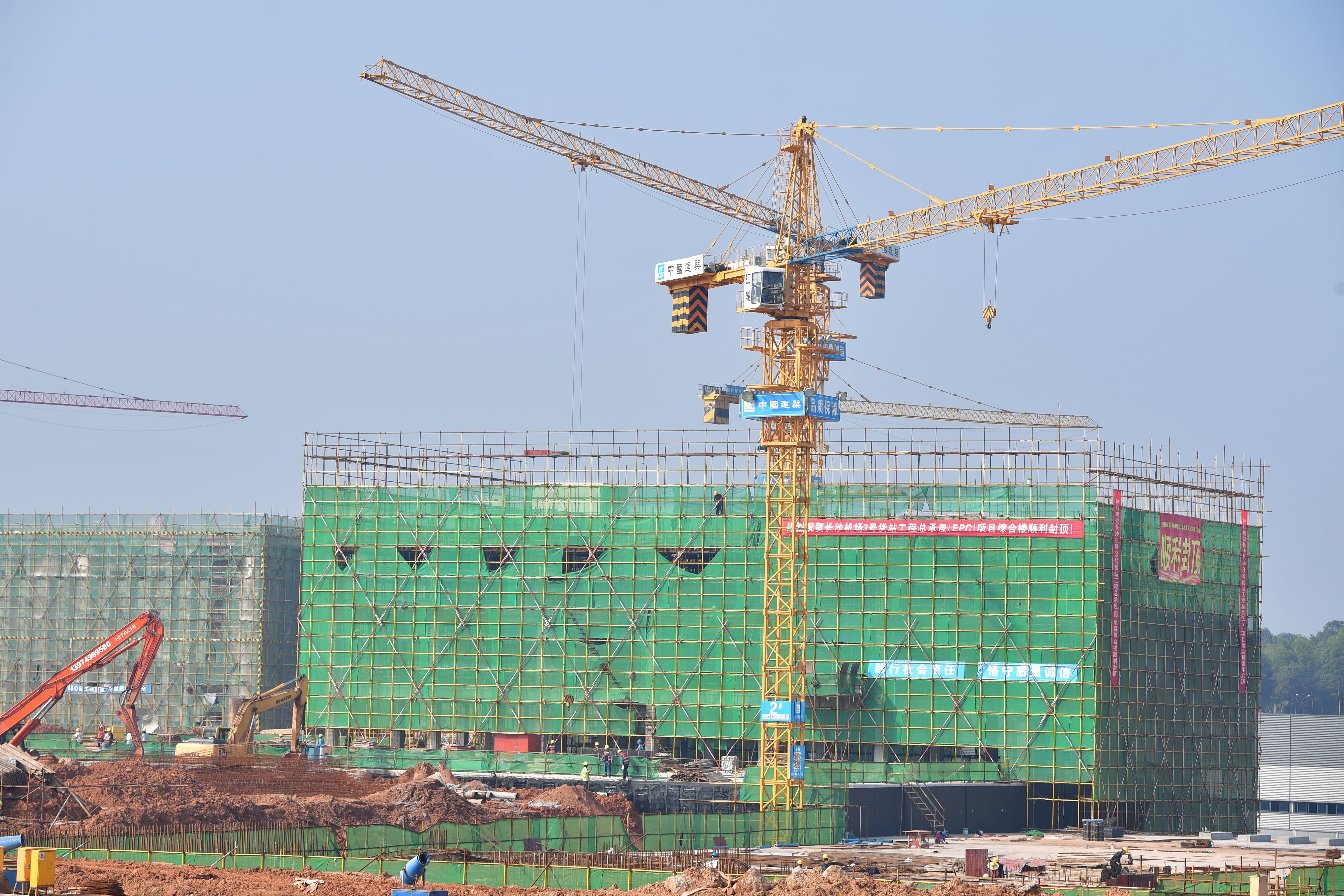 机场货运站封顶.jpg 机场货运站封顶.jpg