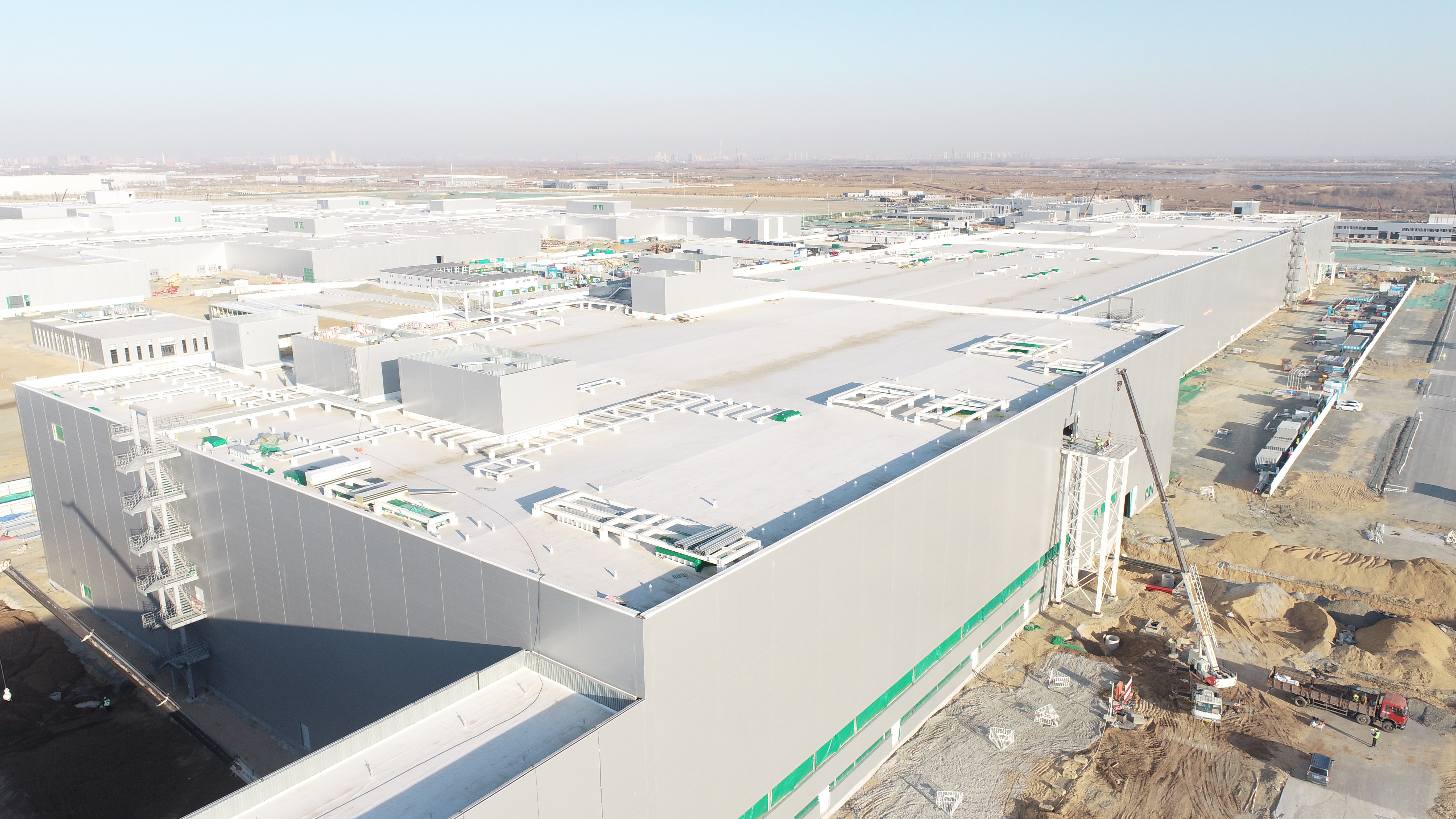 东北公司沈阳铁西宝马新工厂涂装车间项目顺利实现暖封闭