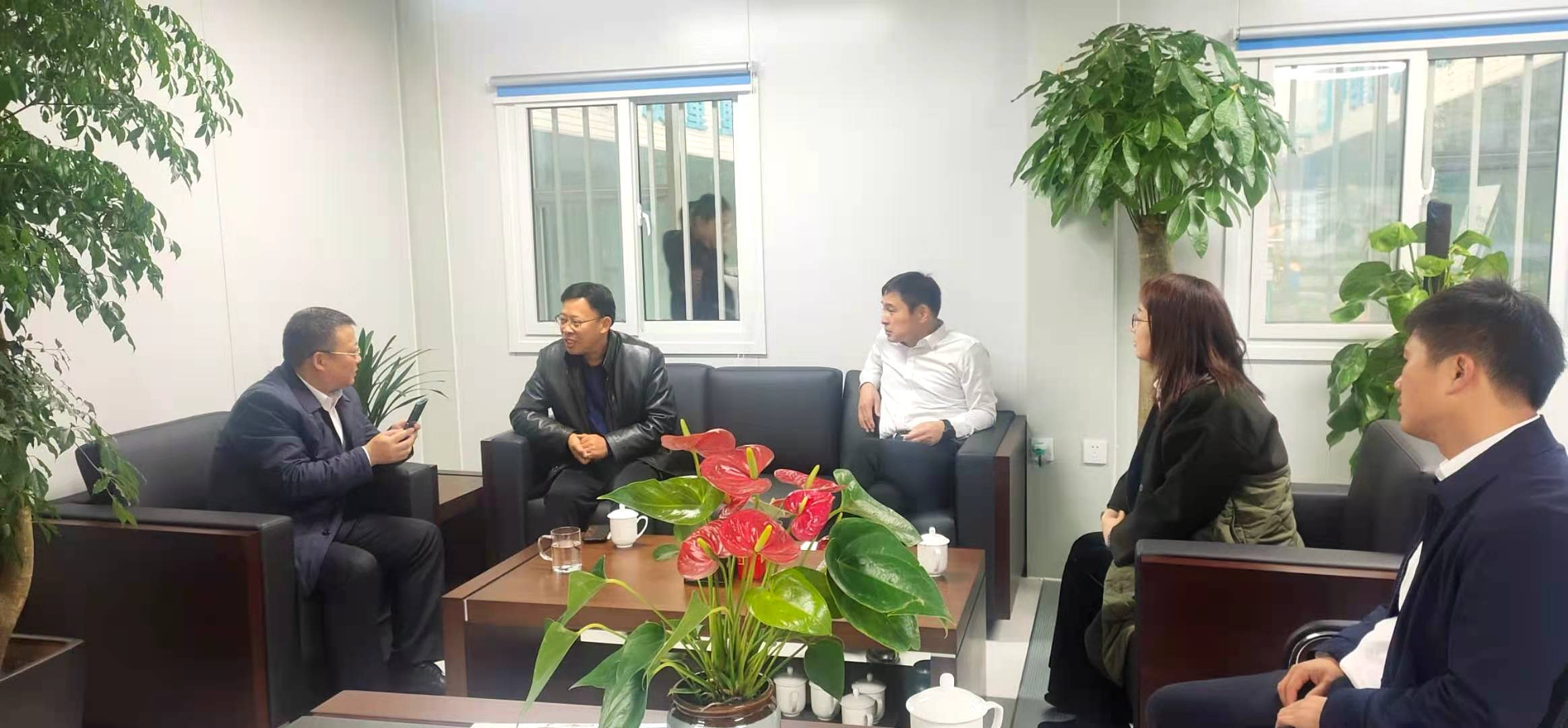 中建信和副总经理兼园林公司党总支书记,总经理唐尚霞