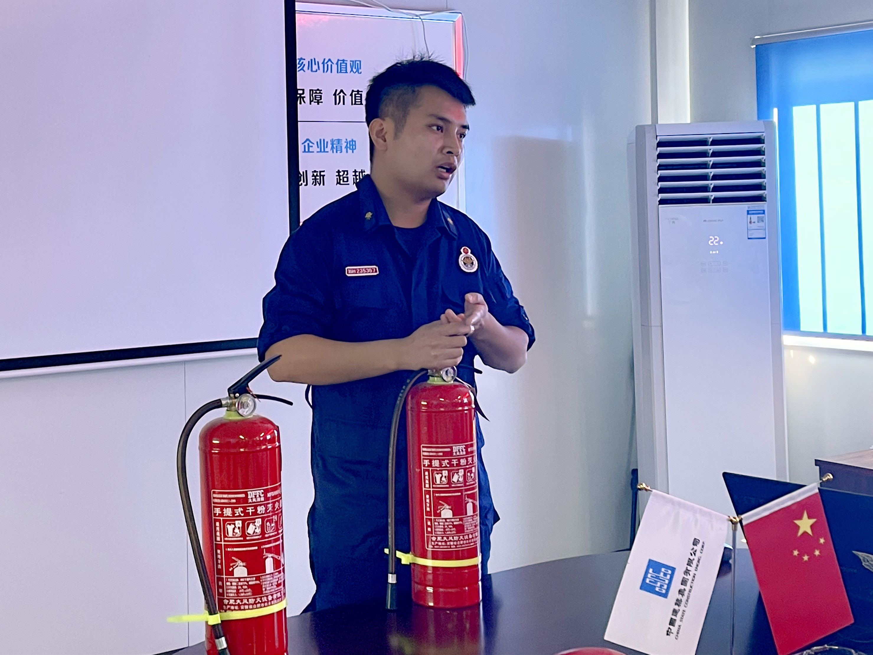 片区联合南乐县消防大队开展消防安全知识培训暨消防应急救援演练活动