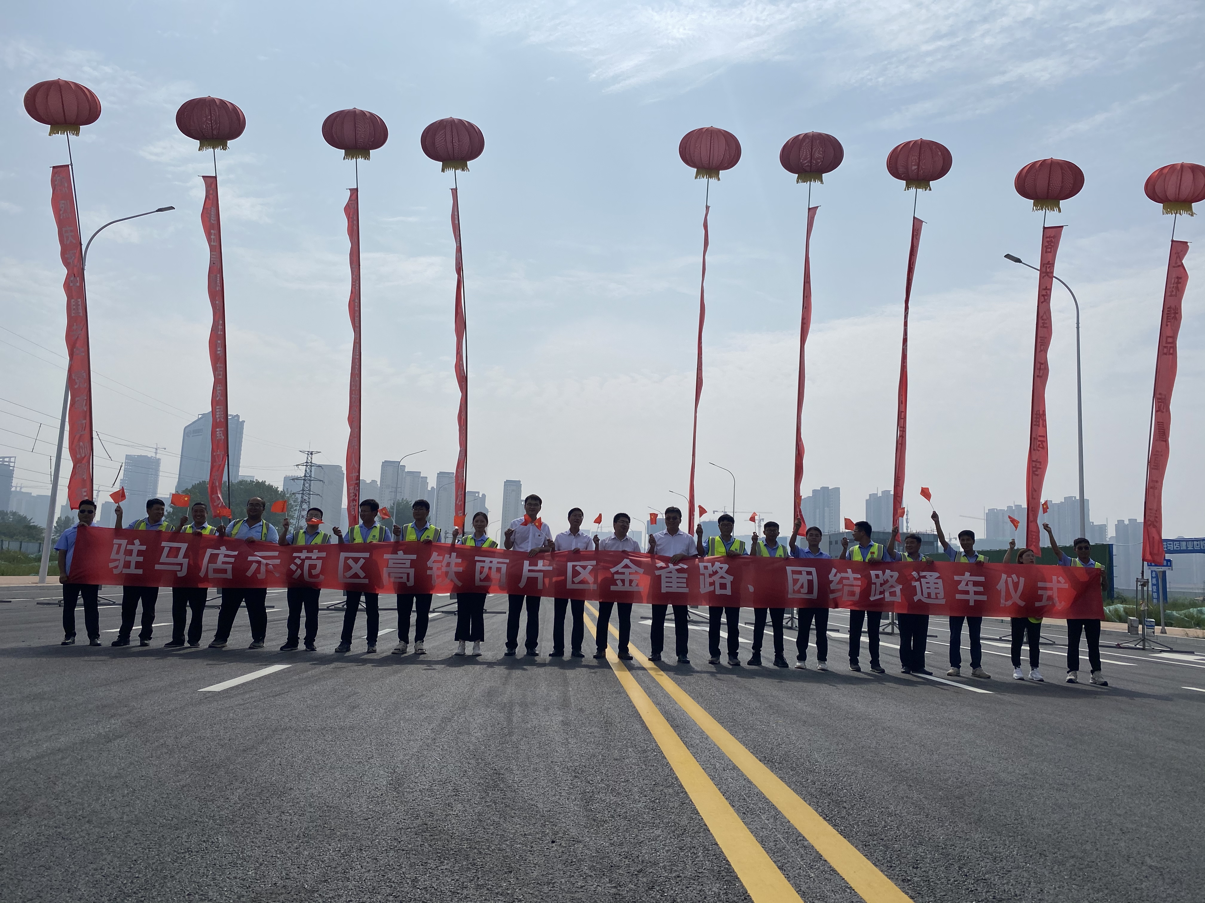 管理人员合影.jpg