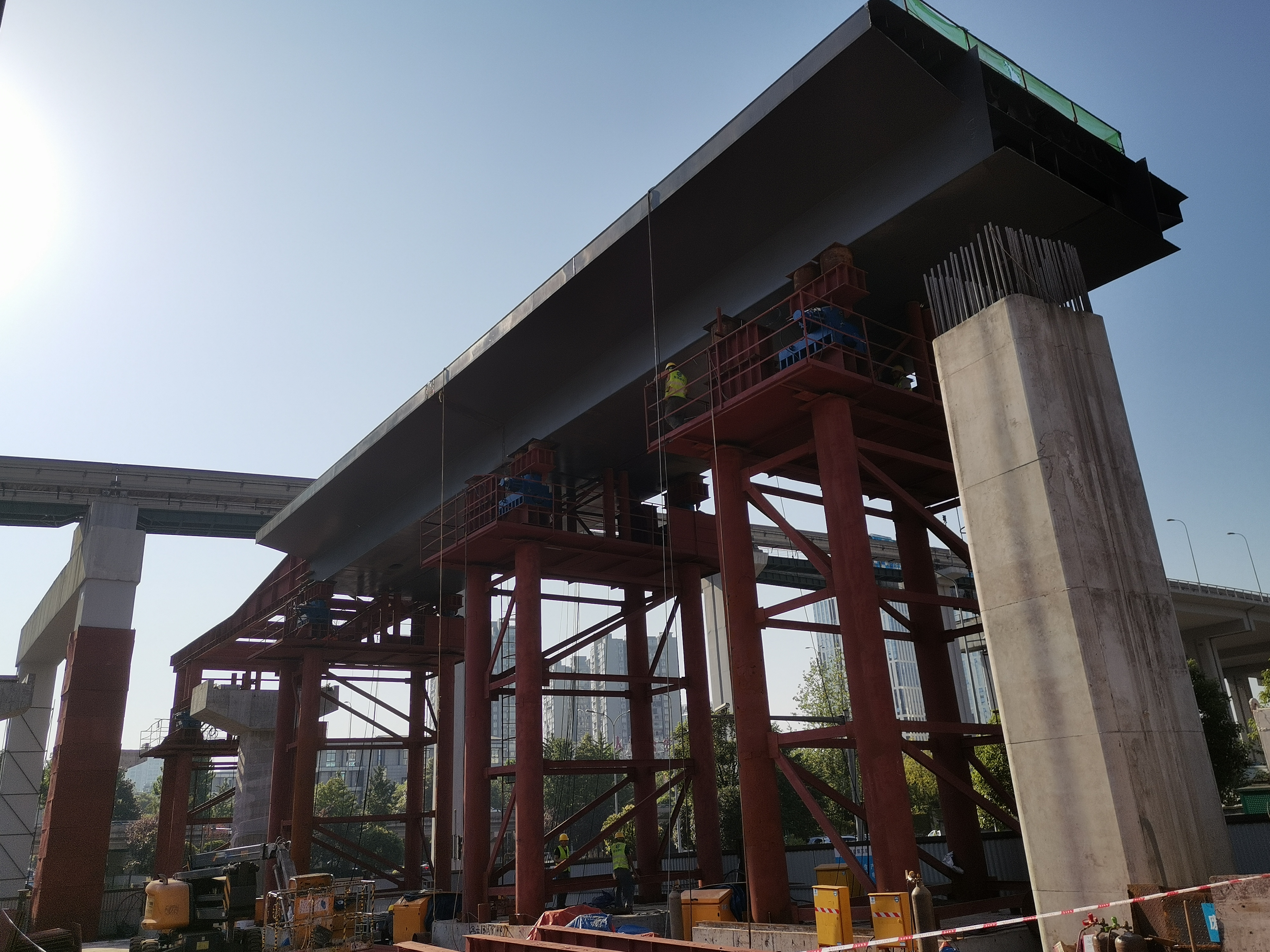 顶推照片.jpg 顶推照片.jpg