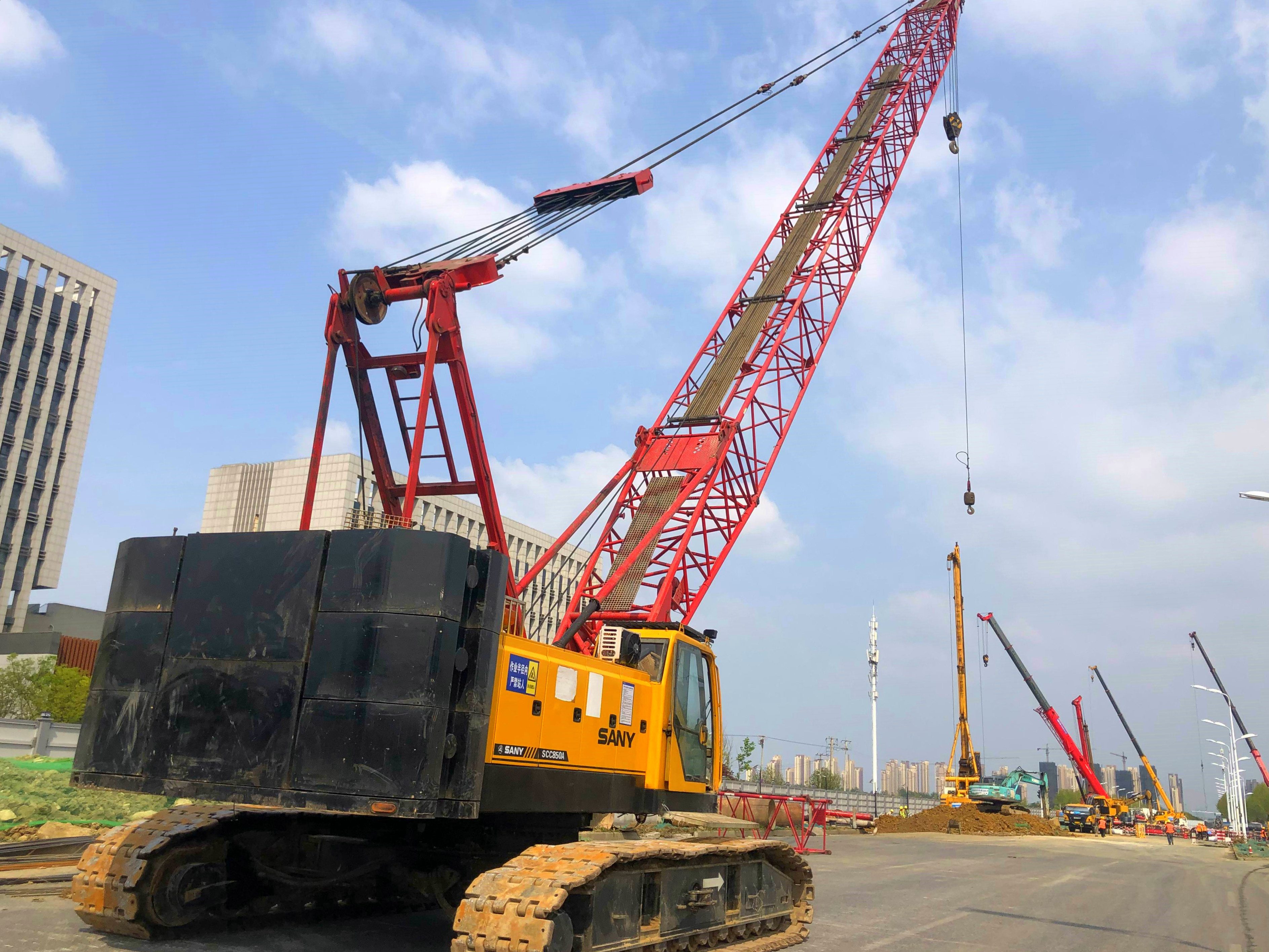 桩基施工.jpg 桩基施工.jpg