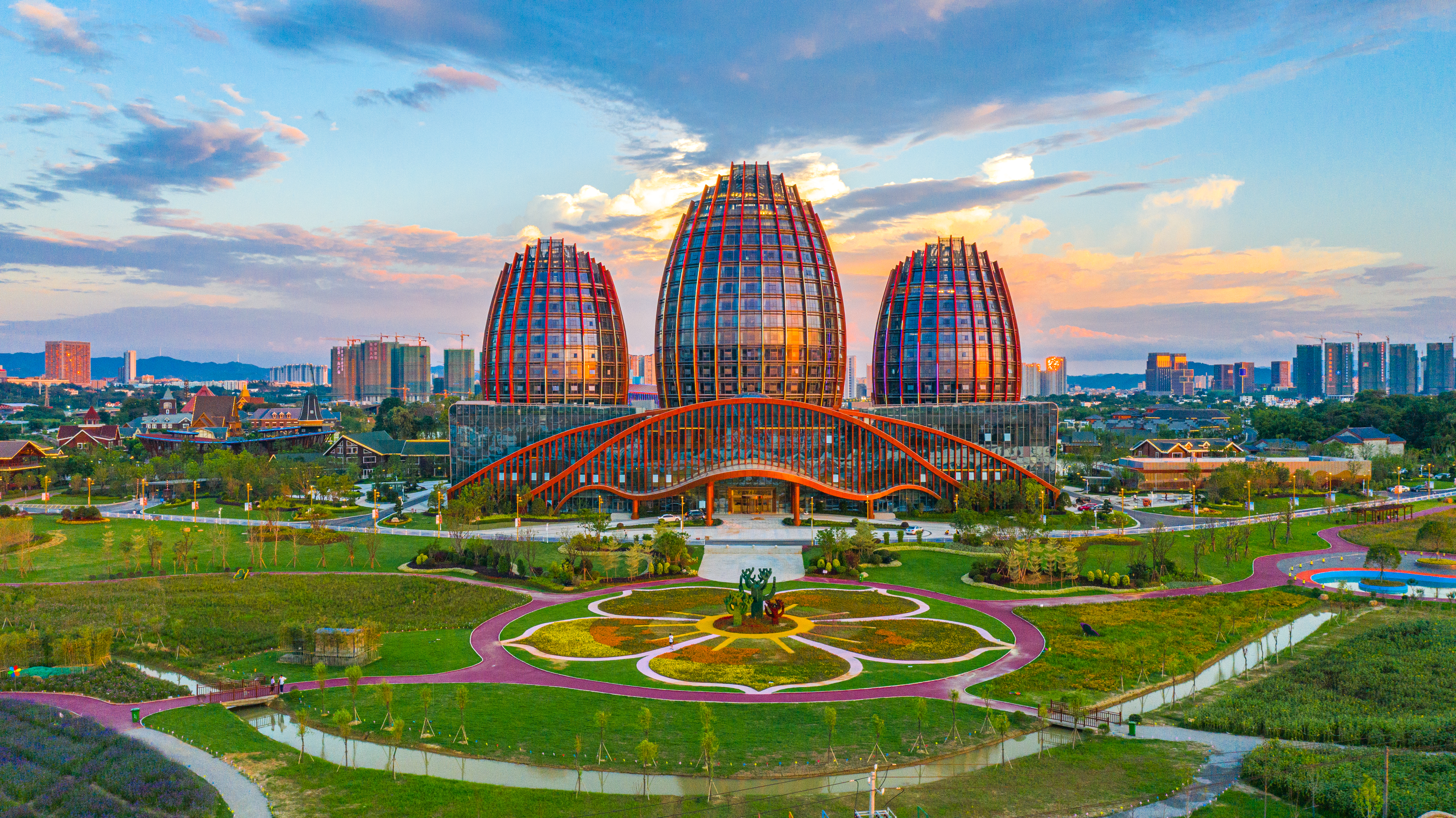 赣州南康家居小镇孵化器工程问鼎建筑业“奥斯卡”