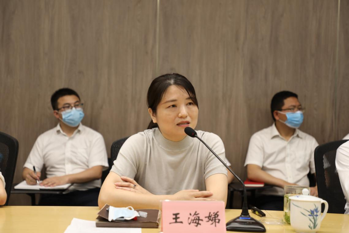 局市场与客户部副总经理王海娣授课.png