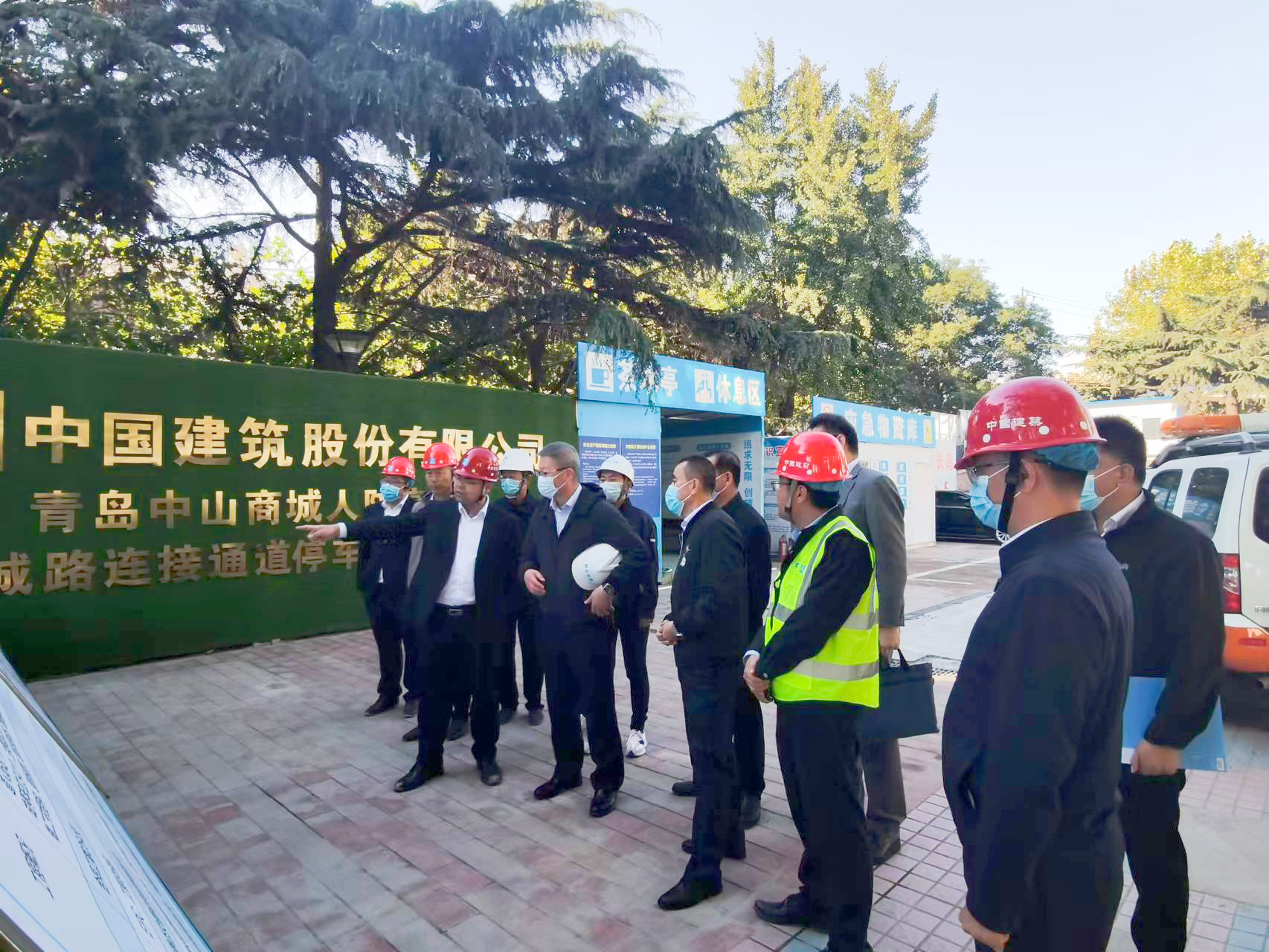 现场指导.jpg 现场指导.jpg