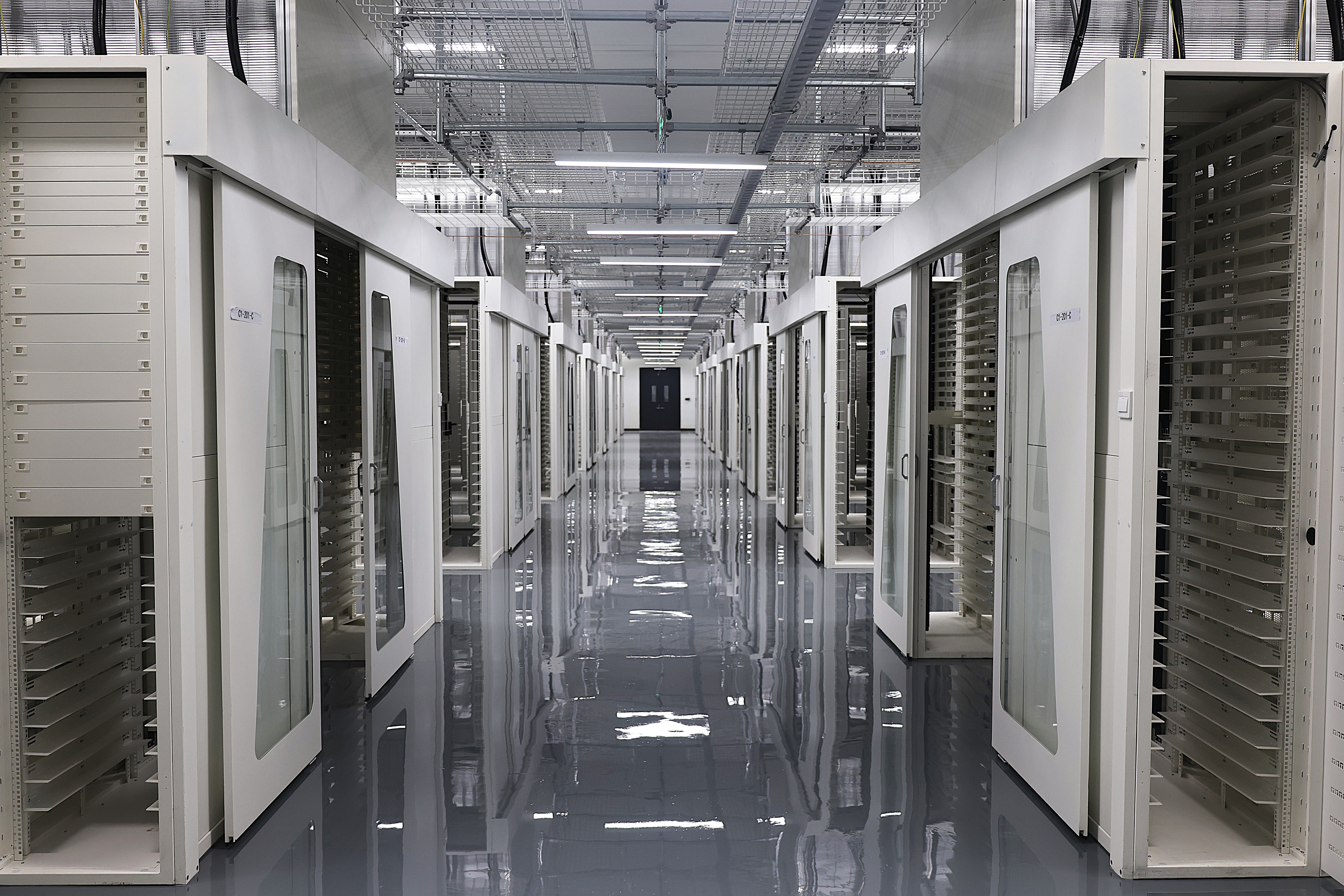 数据中心机房.jpg 数据中心机房.jpg
