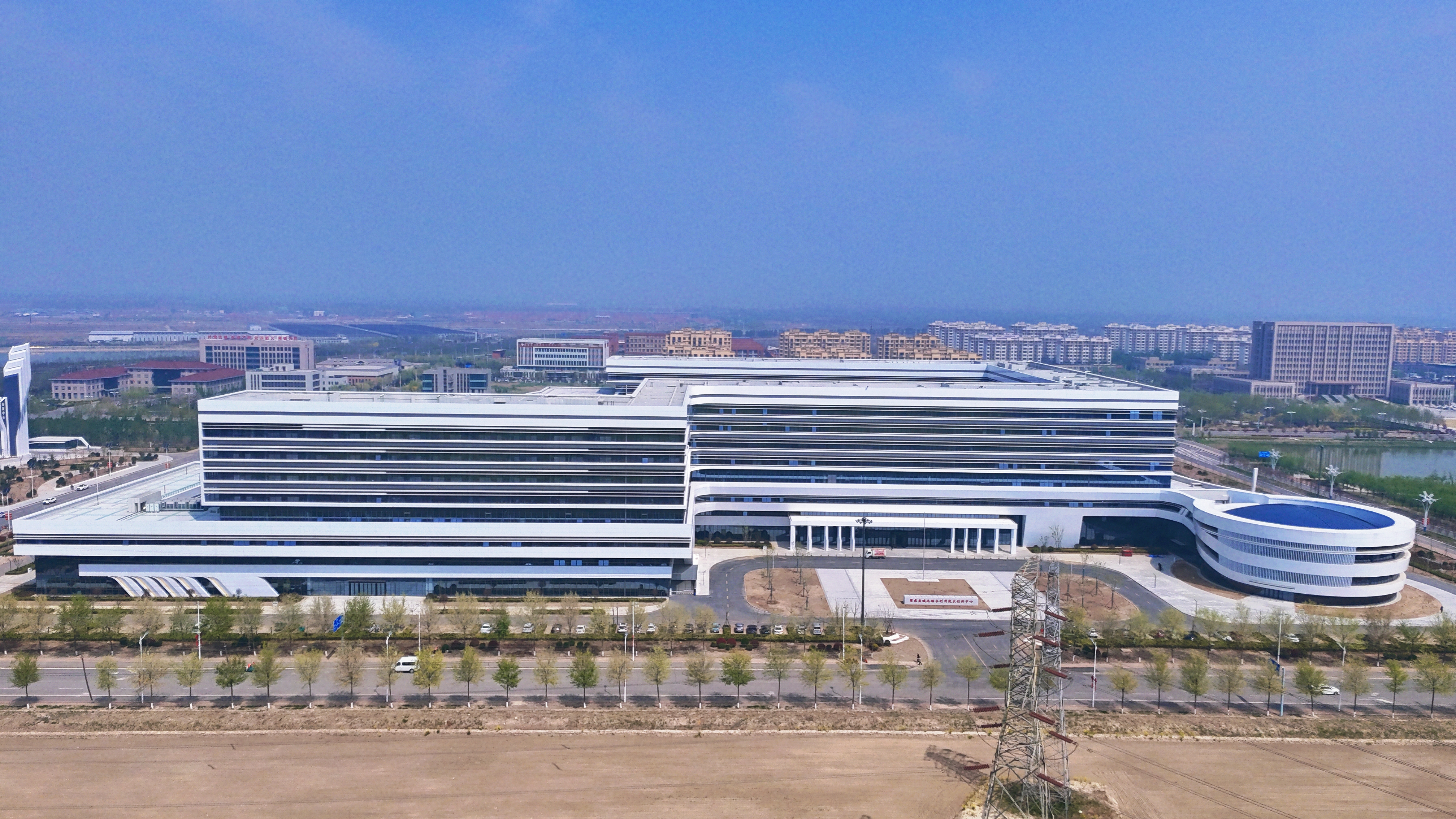 3.项目南侧实景图.jpg