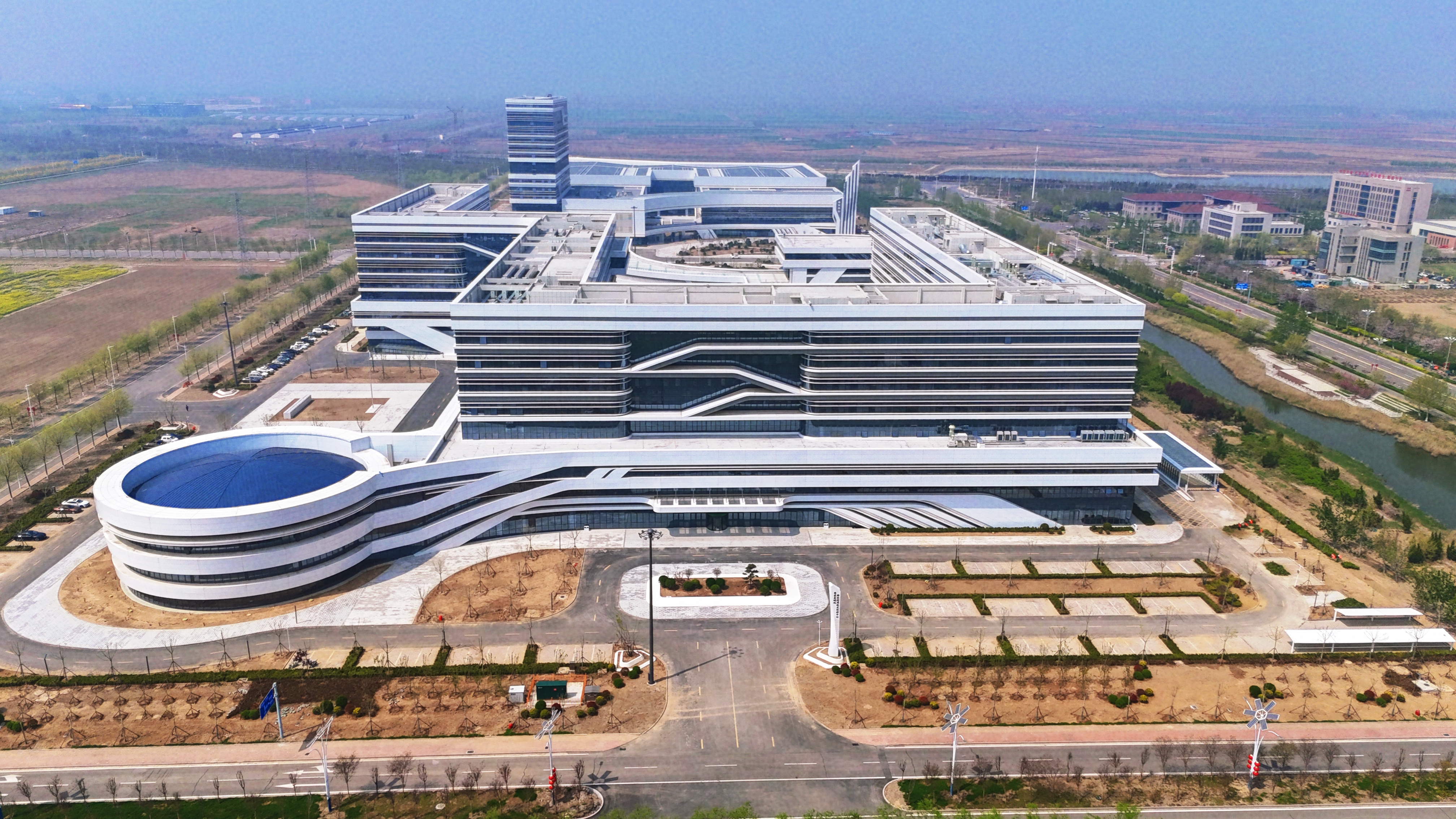 1.项目东侧实景图.jpg