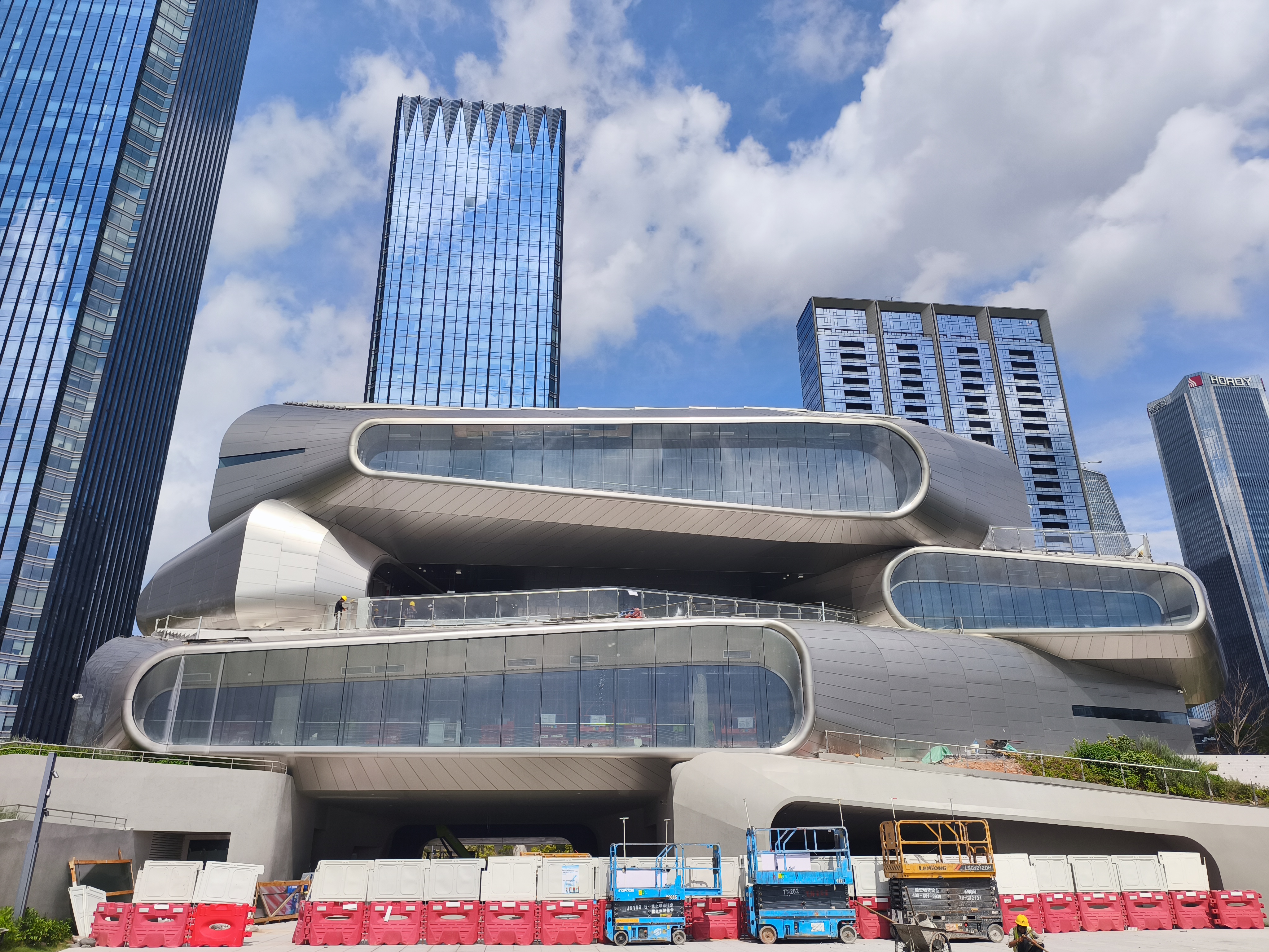 前海石公园前海激浪幕墙项目实景图.jpg