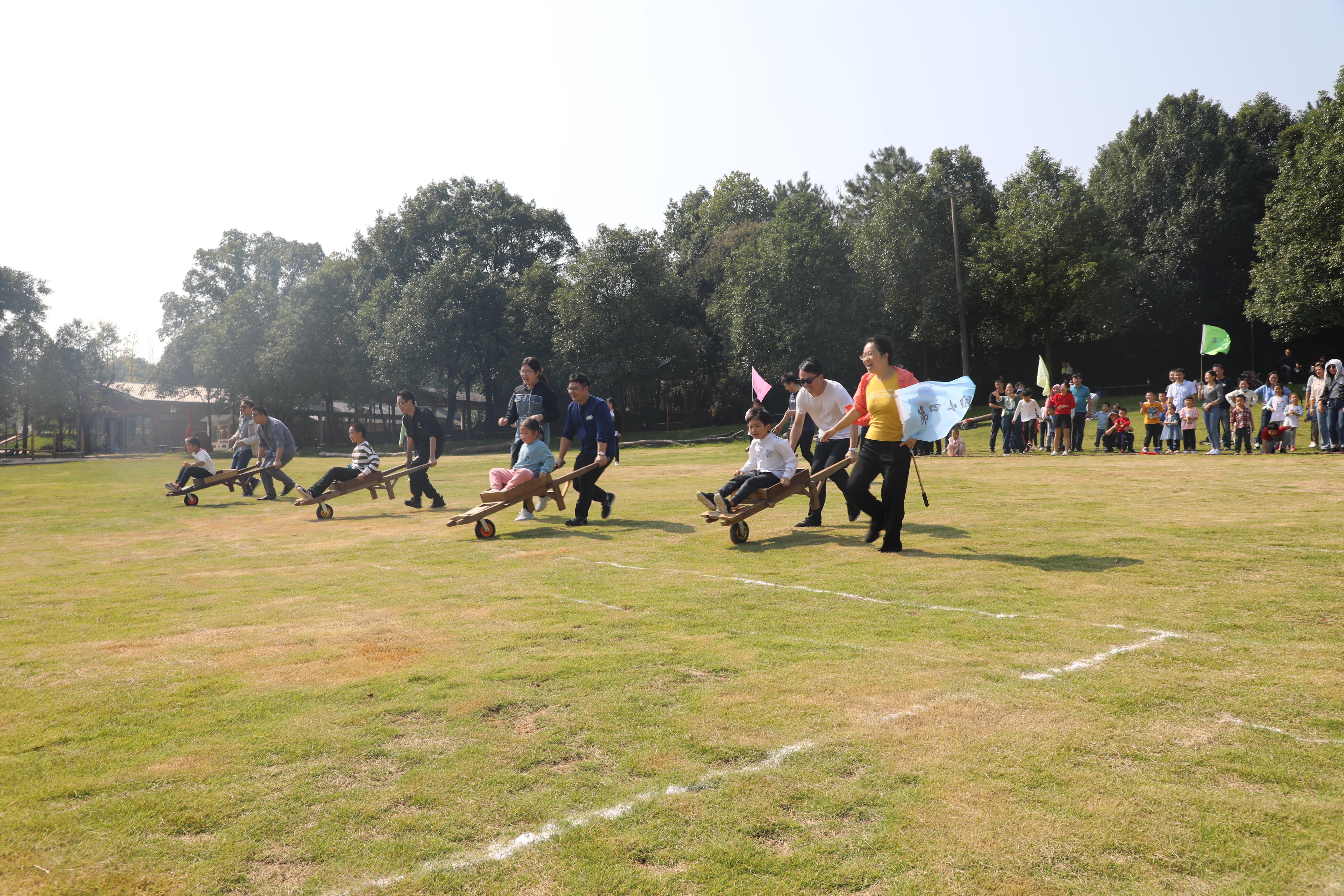 团建活动推车击鼓.jpg