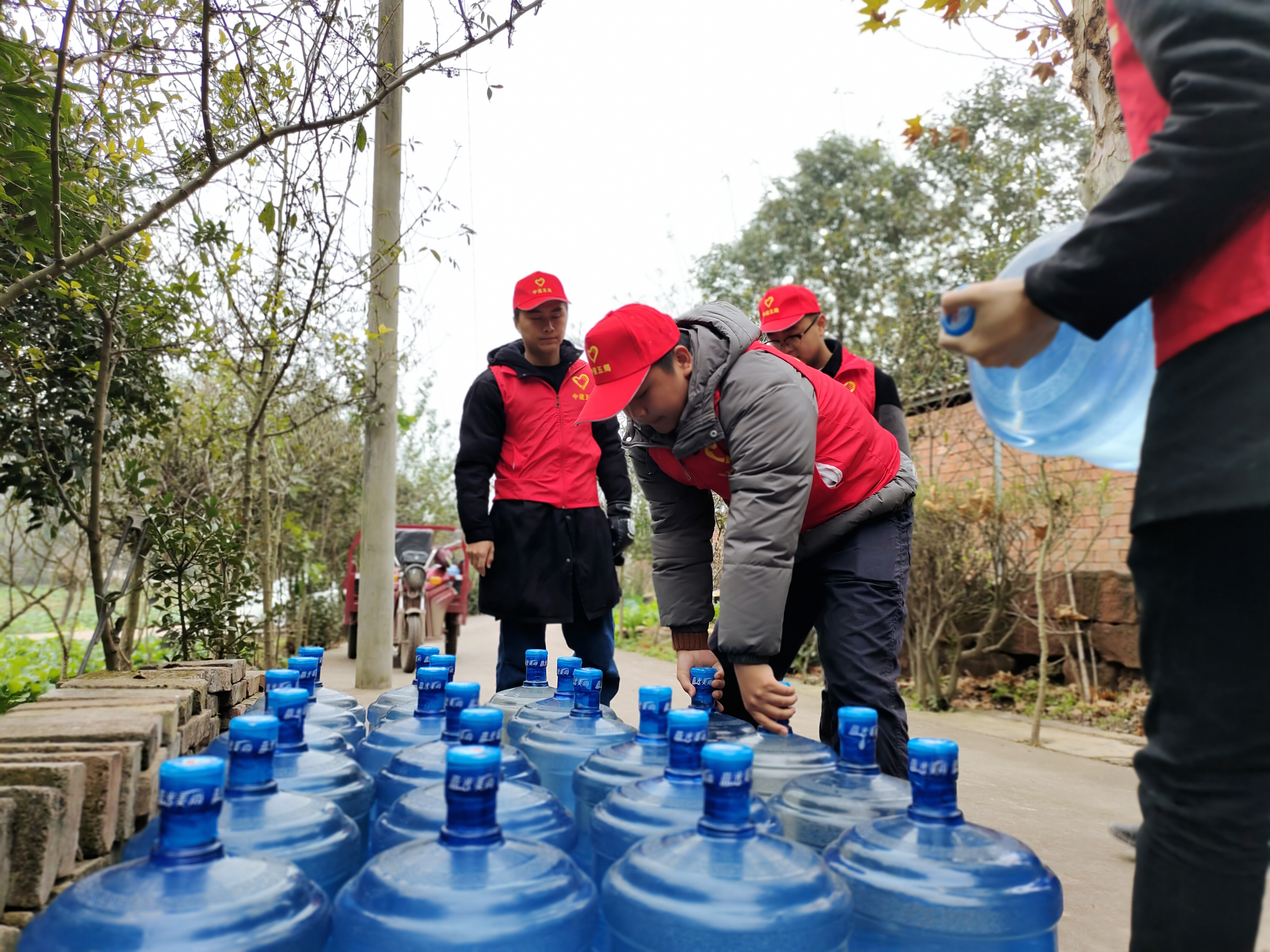 北一线志愿送水 (3).jpg