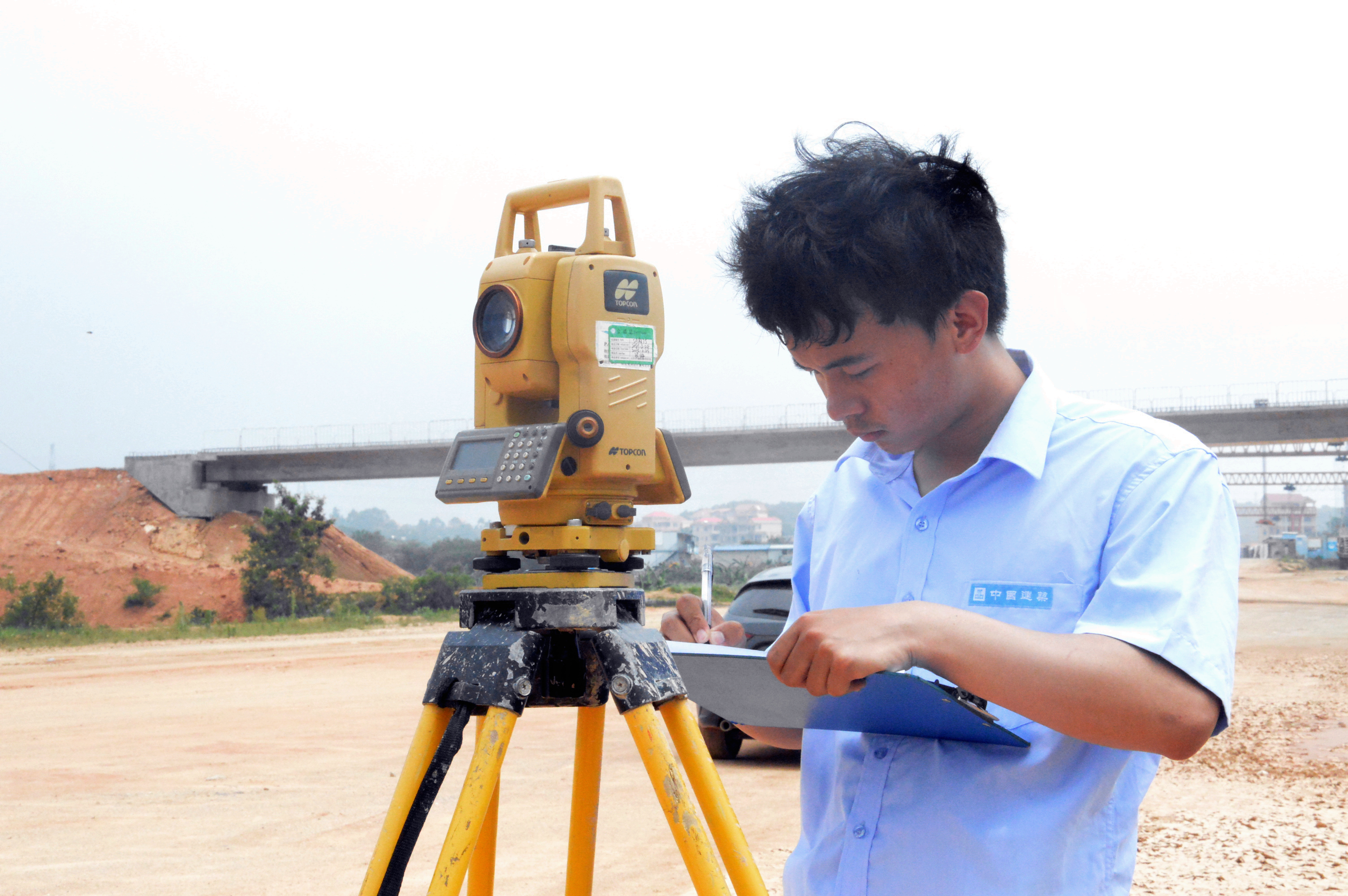 土木公司福建分公司开展第四届"超英杯"测量,试验技能比武