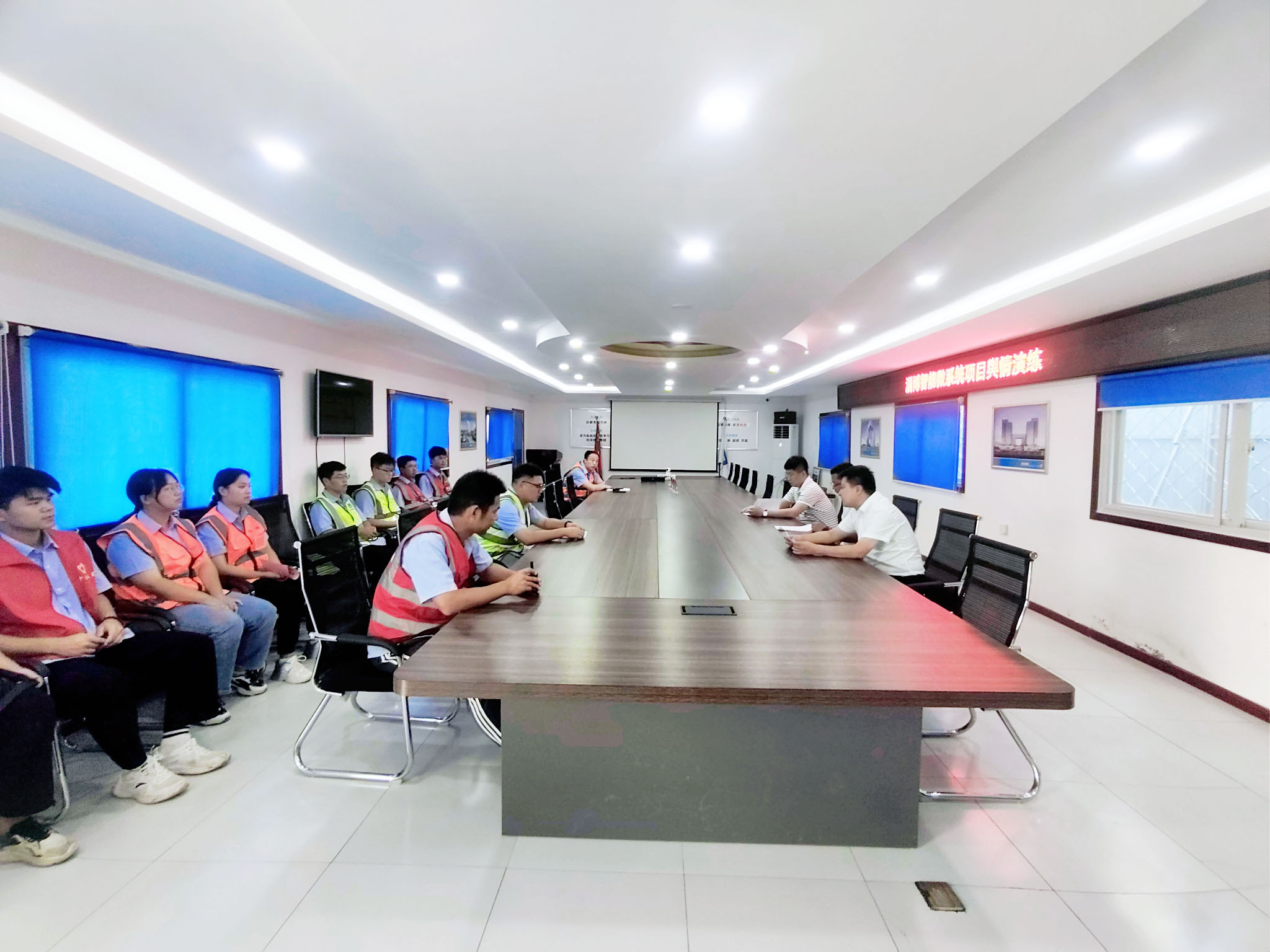 00e6d0389a5ae2a82bd4acd748e1f3f.jpg 00e6d0389a5ae2a82bd4acd748e1f3f.jpg