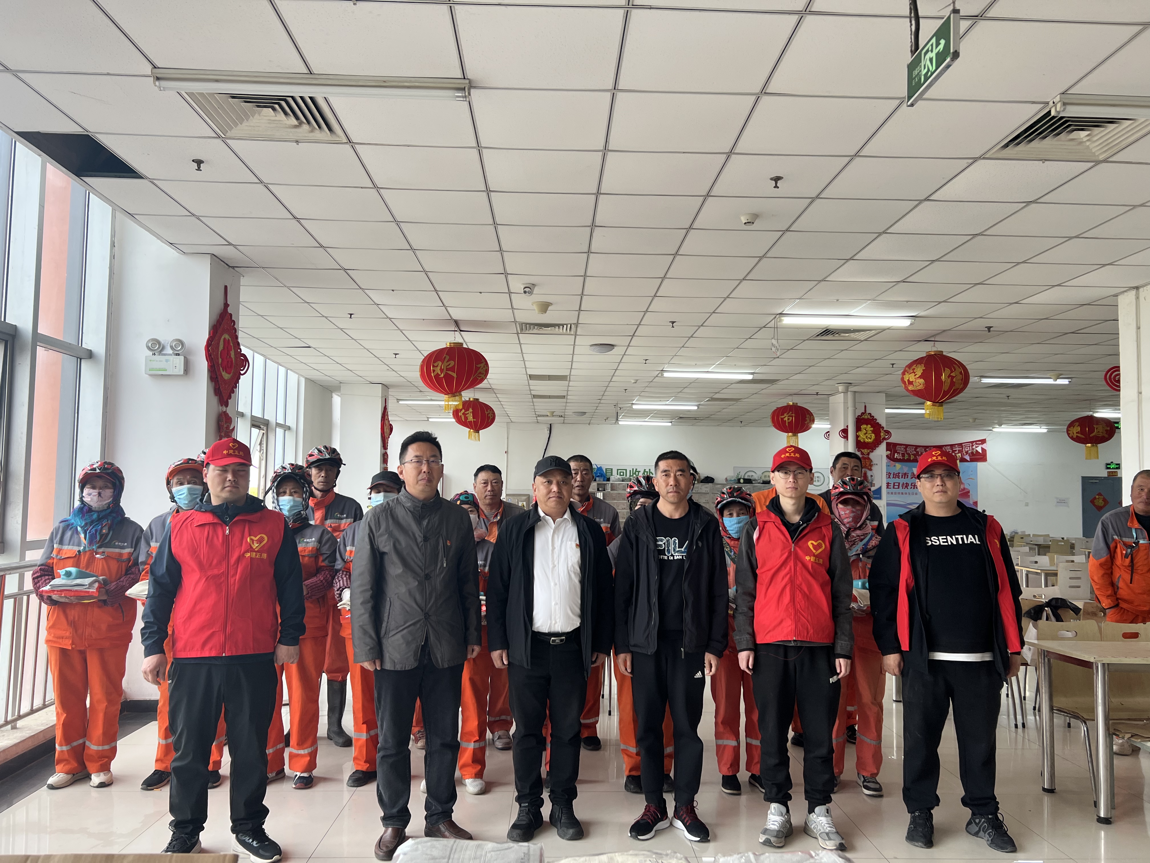 集体合影.jpg 集体合影.jpg