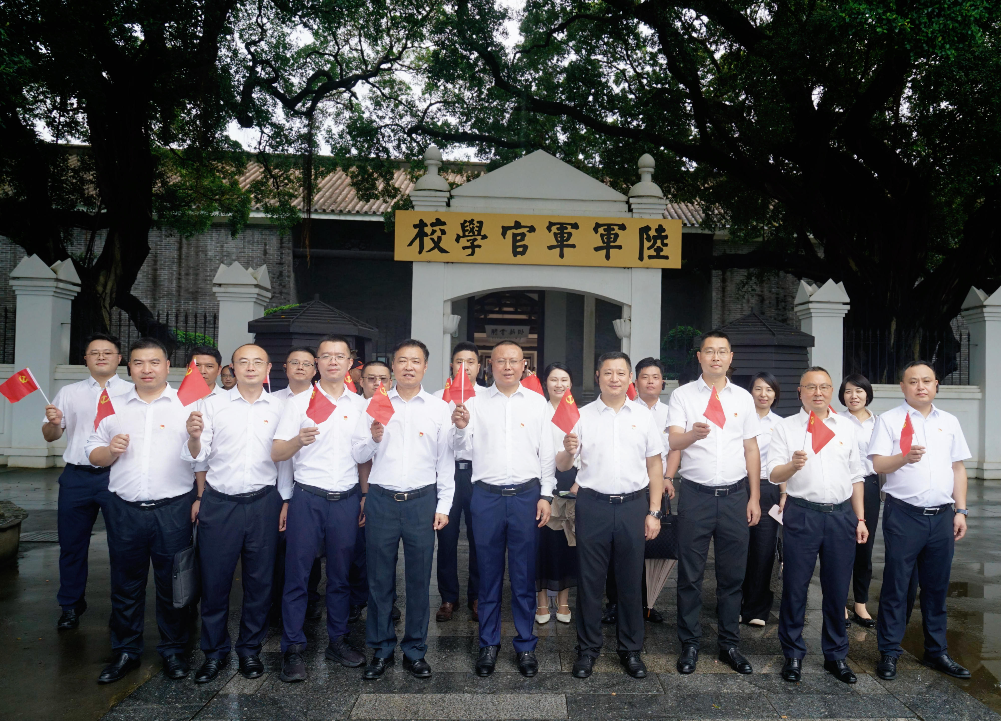 中建五局华南分局与安装公司开展党建联建活动.jpg