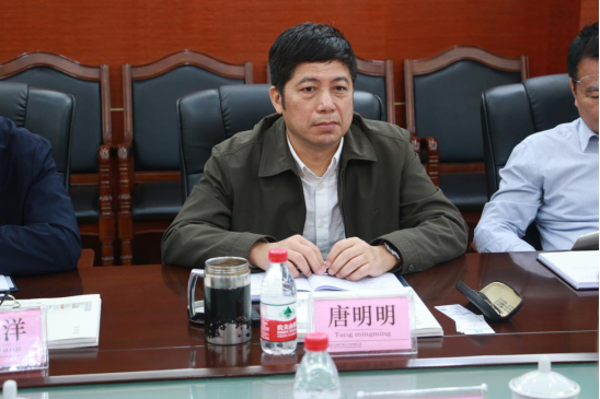 唐明明讲话 10月22日,中建五局副总经理向善谋到中国轻工业南宁设计