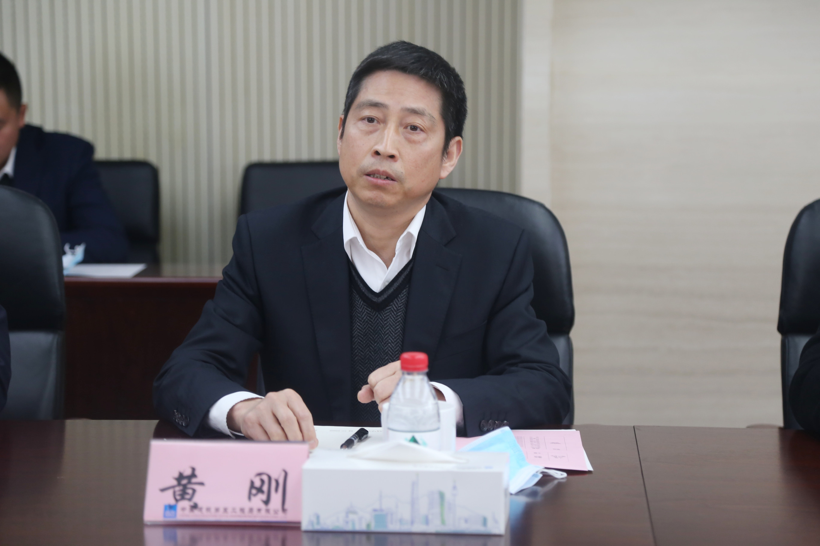 黄刚.jpg