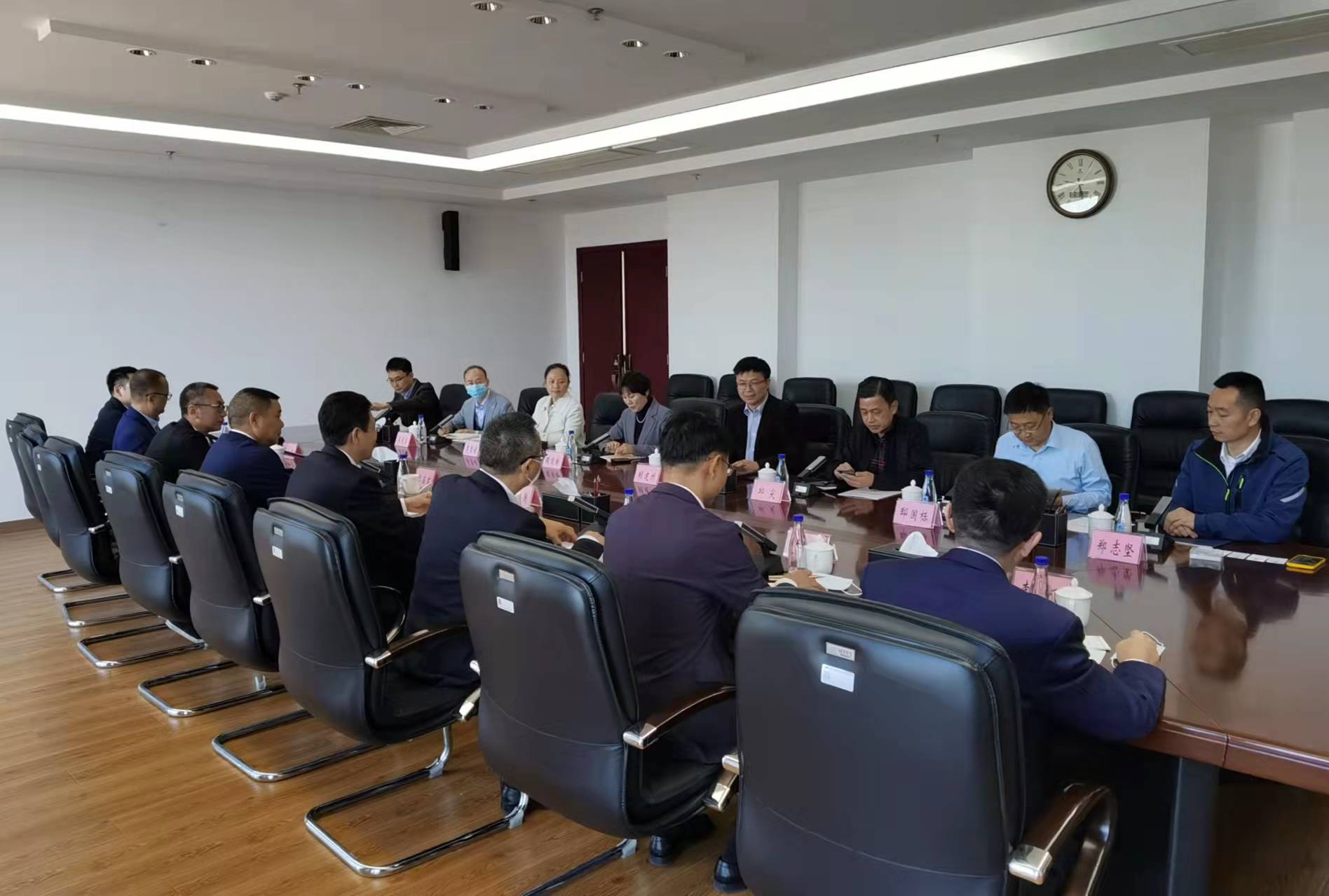 会谈照片.jpg 会谈照片.jpg