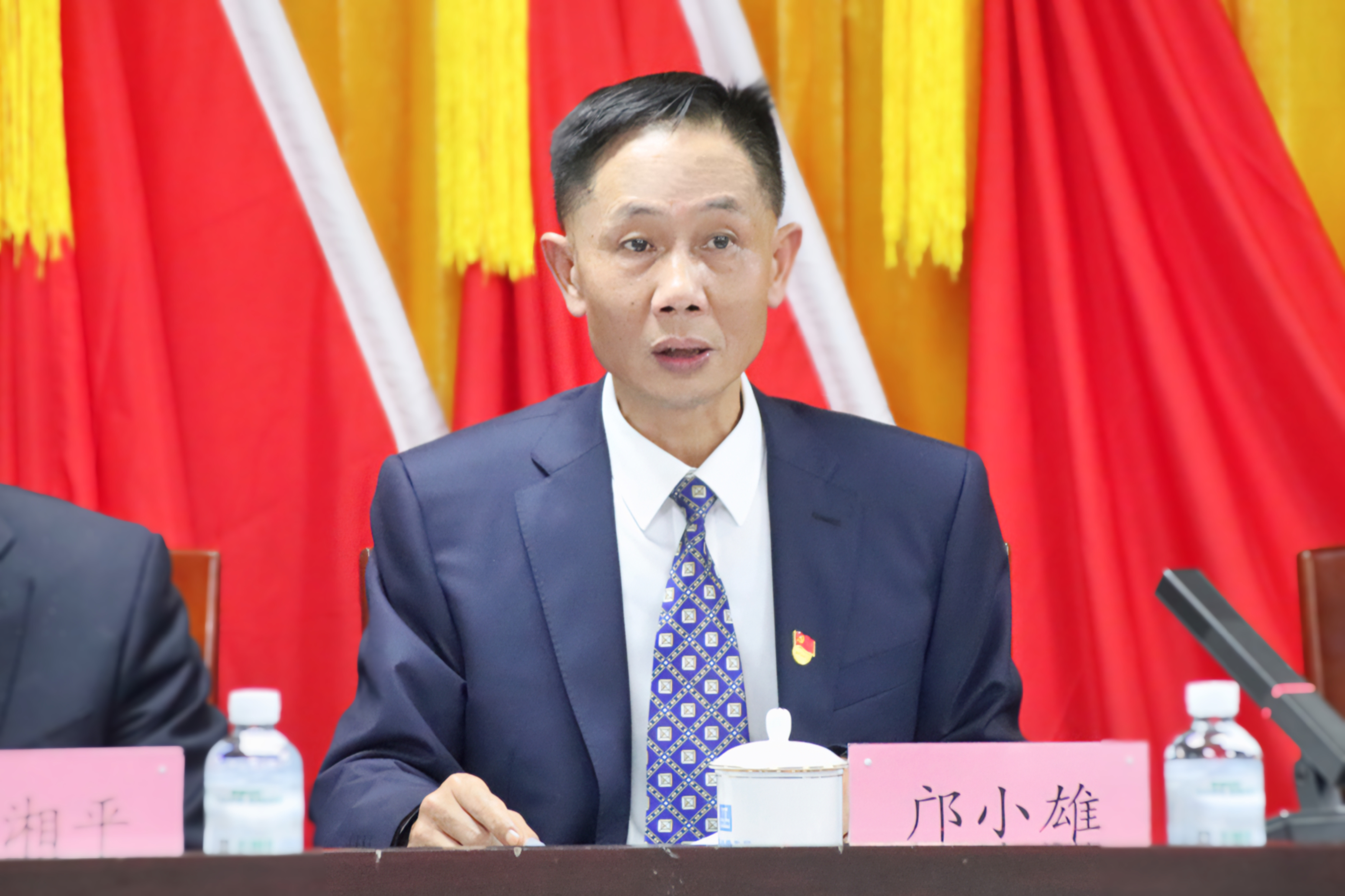 邝小雄.jpg 邝小雄.jpg